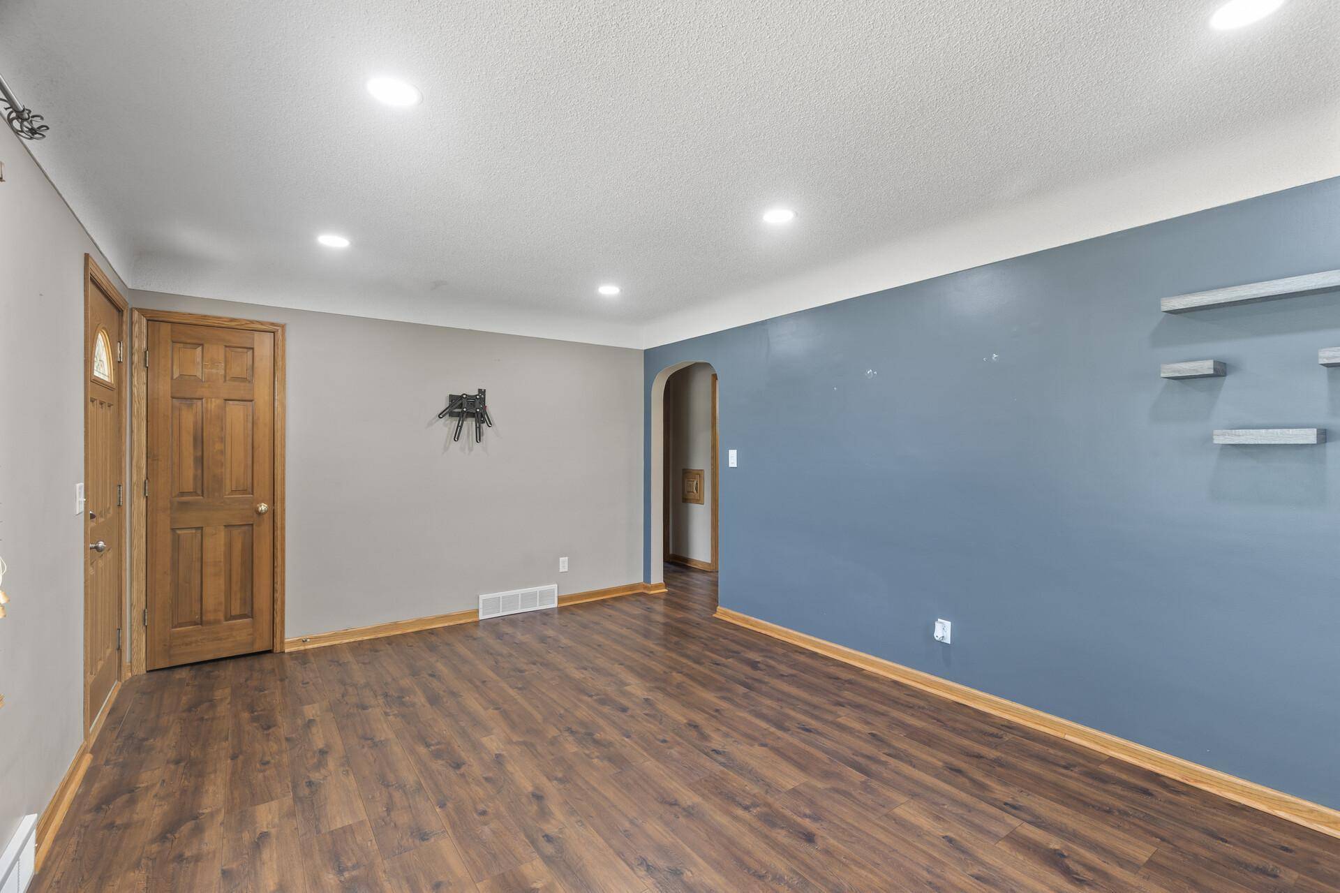 Crystal, MN 55429,5107 Corvallis AVE N