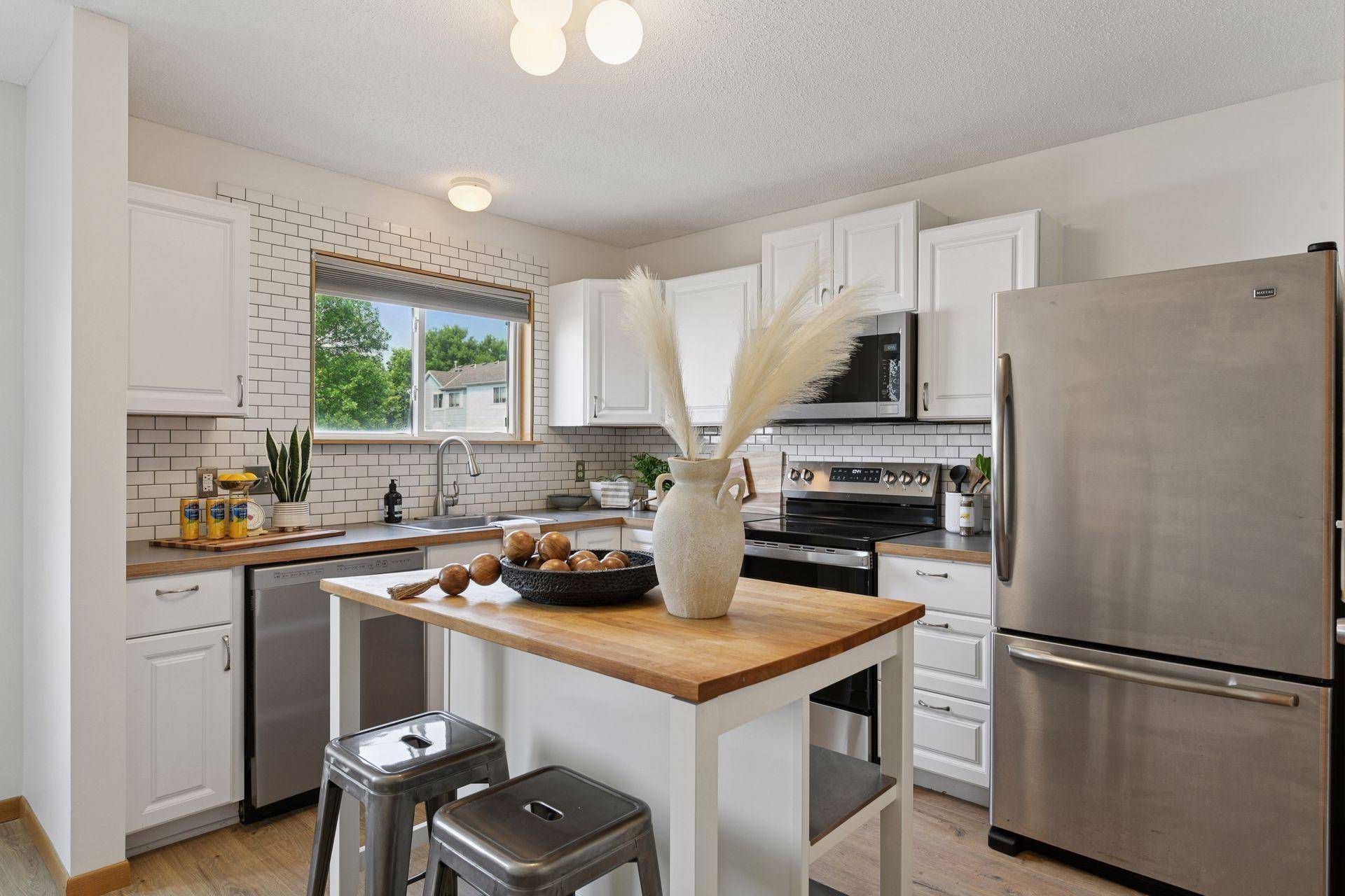Eden Prairie, MN 55347,9097 Terra Verde TRL