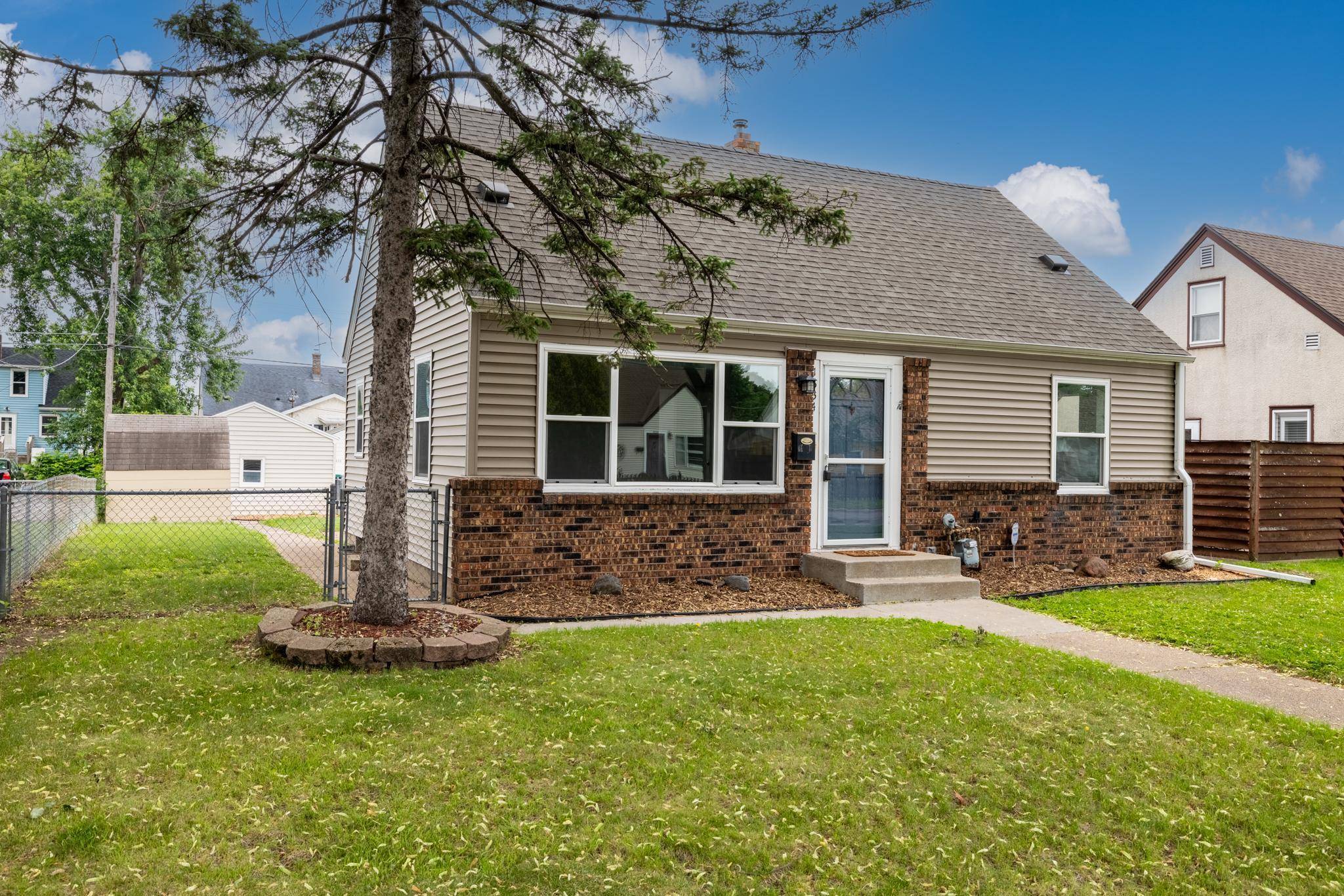 Saint Paul, MN 55106,1634 Nevada AVE E