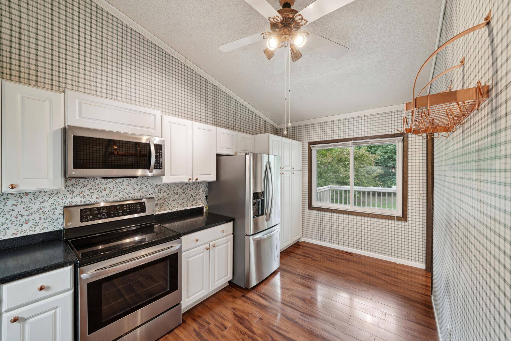 Eden Prairie, MN 55347,9146 Neill Lake RD