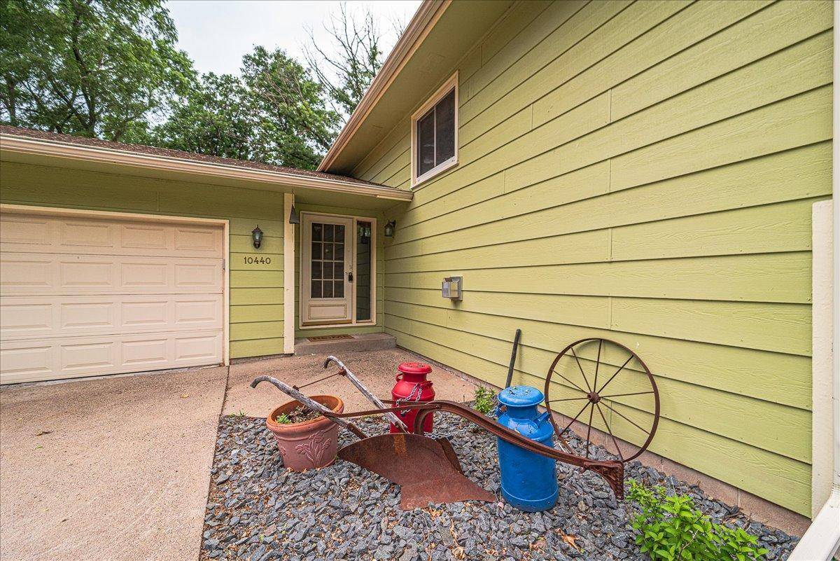 Coon Rapids, MN 55433,10440 Hummingbird ST NW