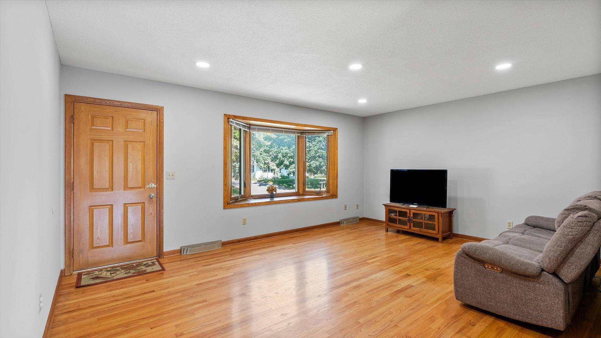 Maple Grove, MN 55369,9414 Trenton Ln N