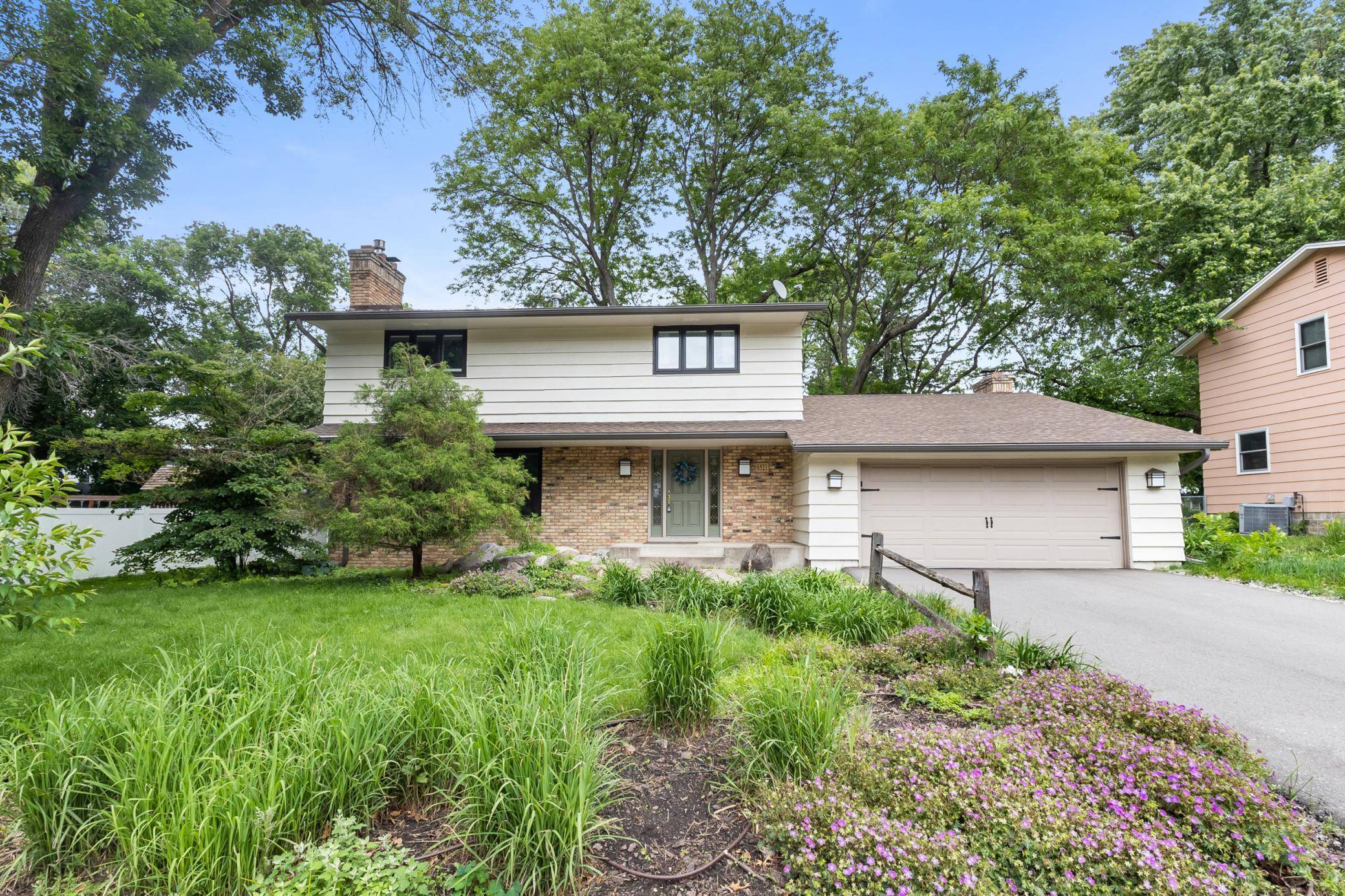 Edina, MN 55439,6521 Gleason RD