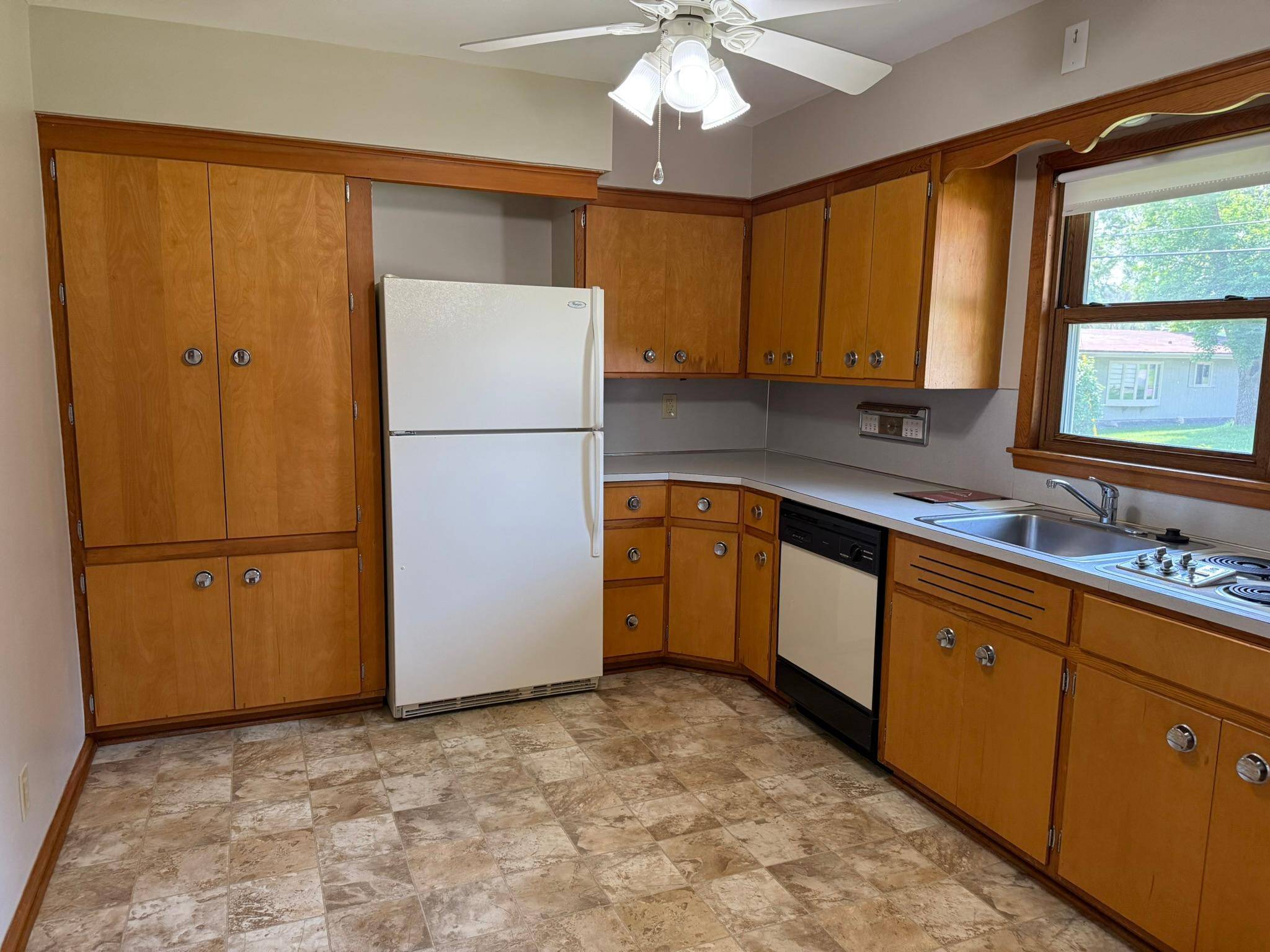 Owatonna, MN 55060,763 Prospect ST