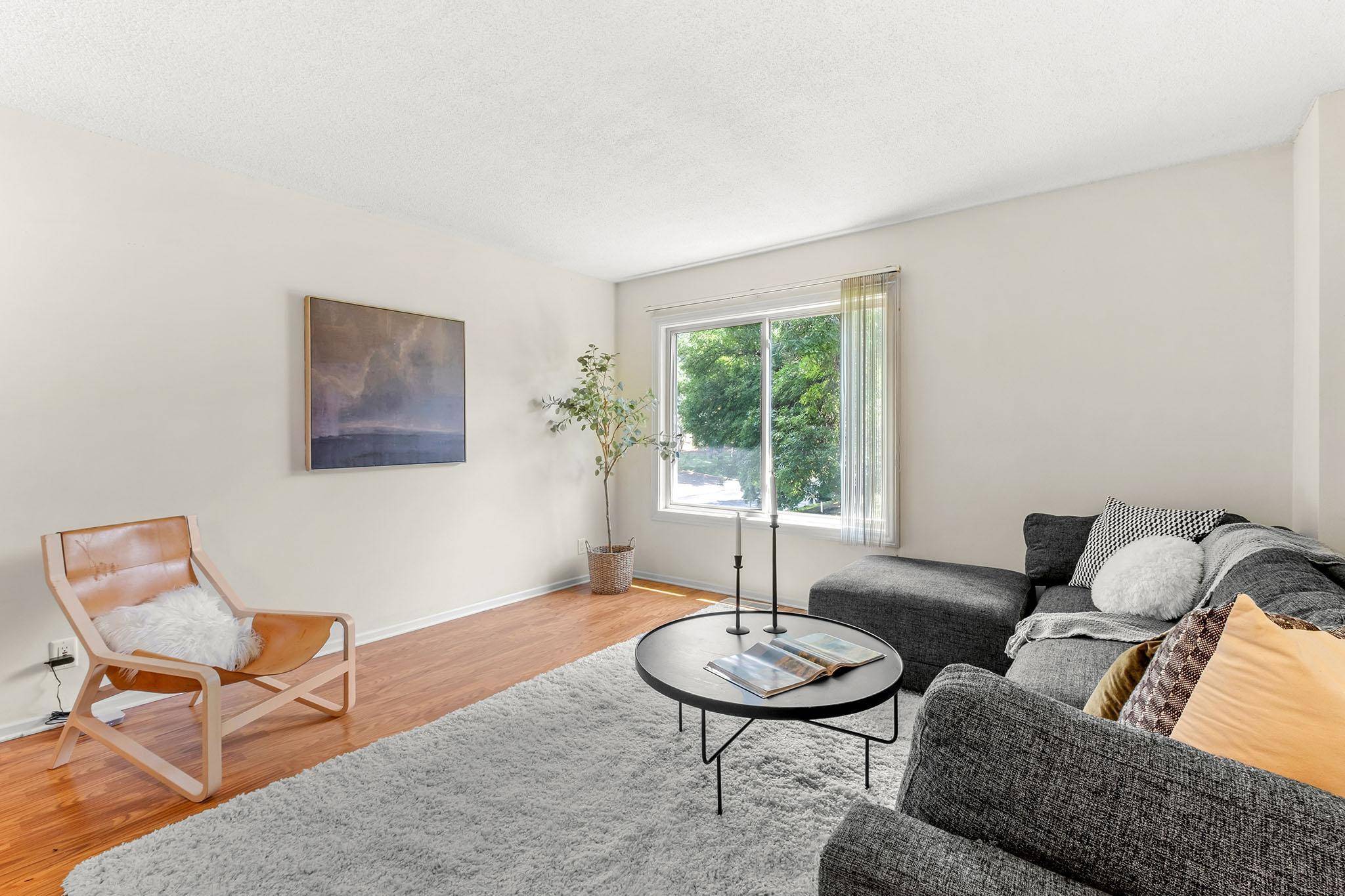 Eagan, MN 55122,4100 Meadowlark LN