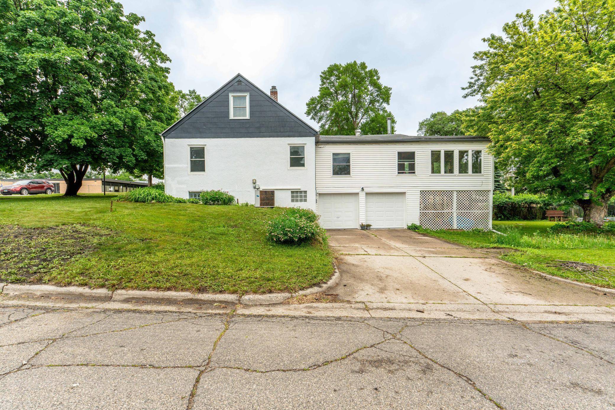 Fergus Falls, MN 56537,327 W Channing AVE