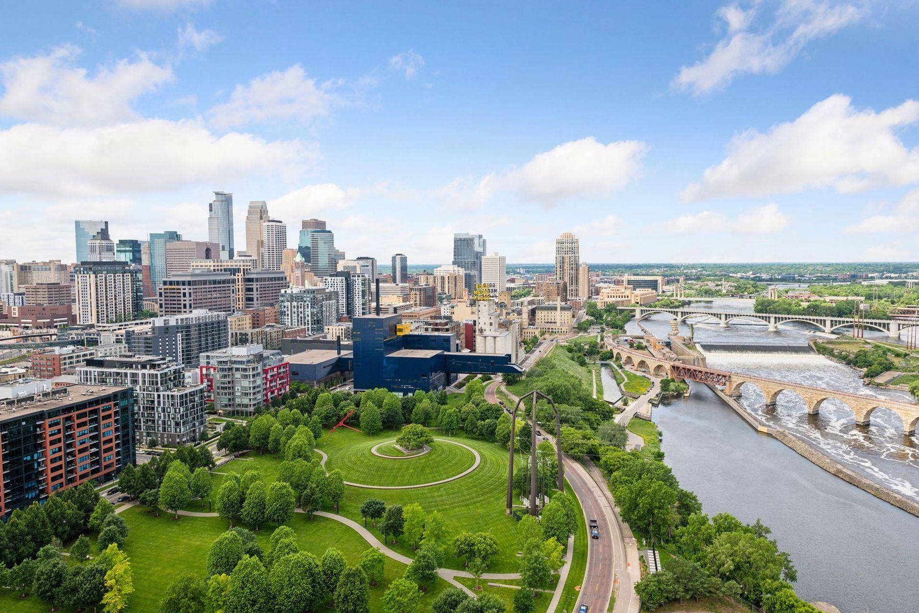 Minneapolis, MN 55415,1111 W River Pkwy #26A