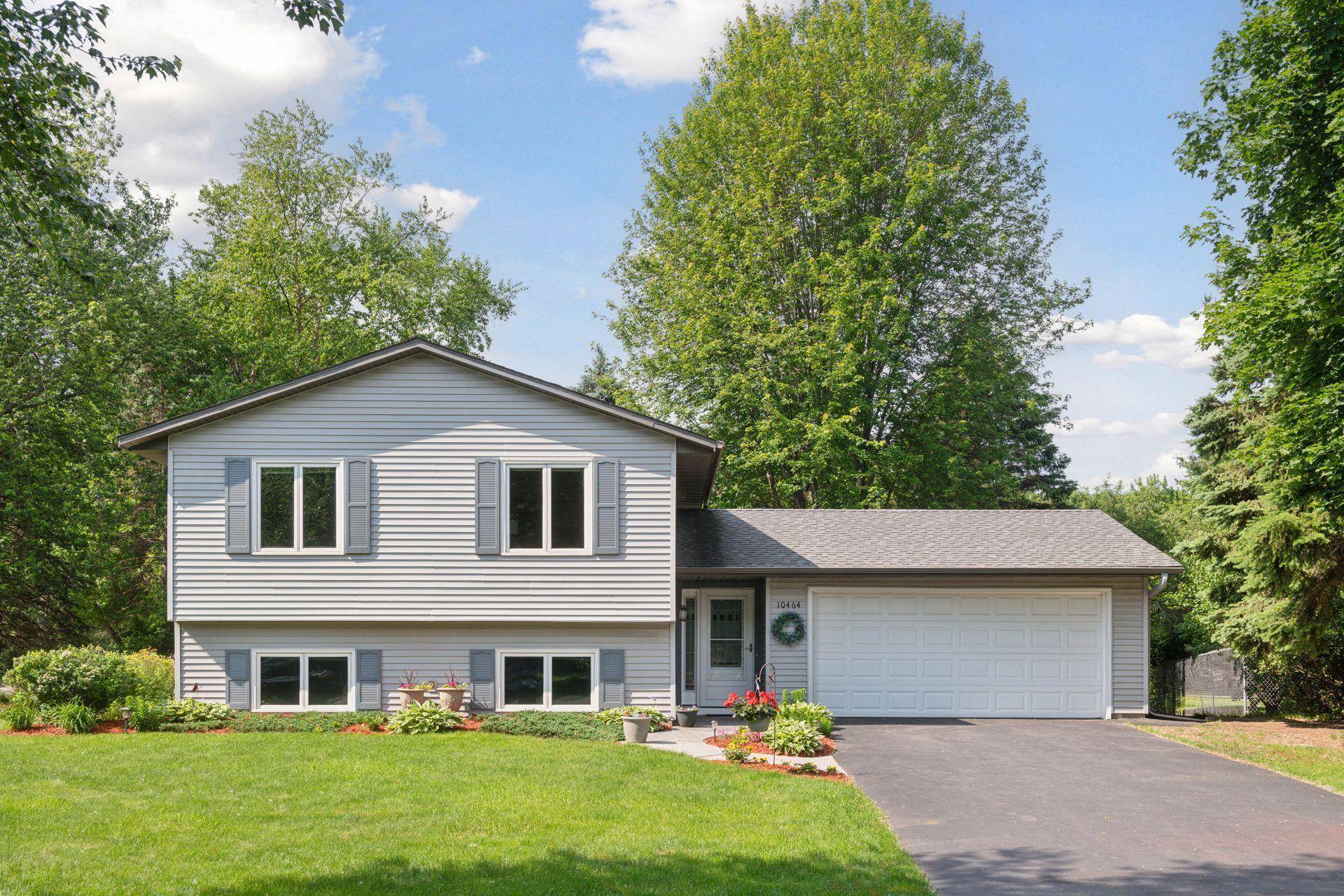 Eden Prairie, MN 55347,10464 Devonshire PL