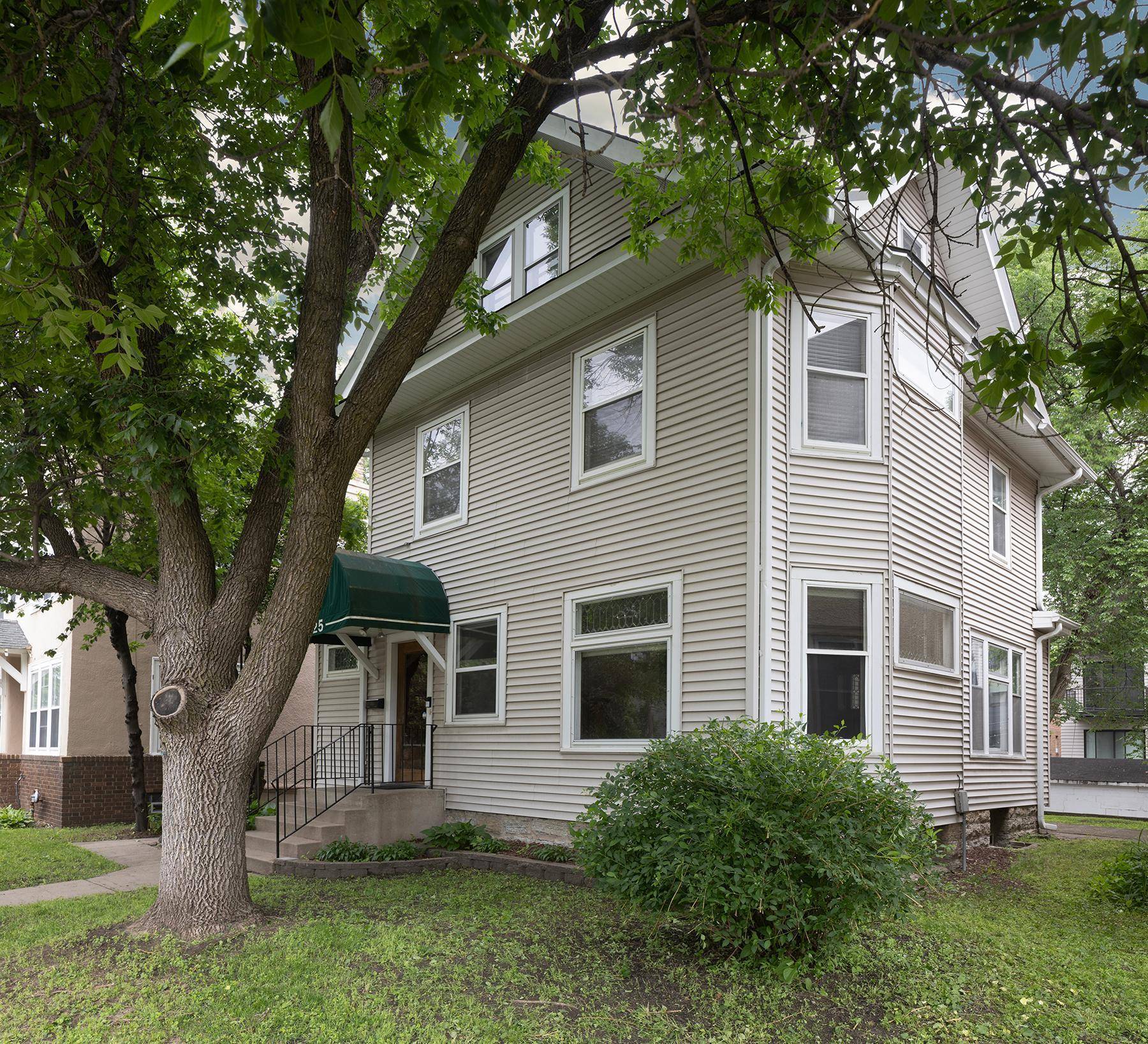 Minneapolis, MN 55408,3225 Hennepin AVE