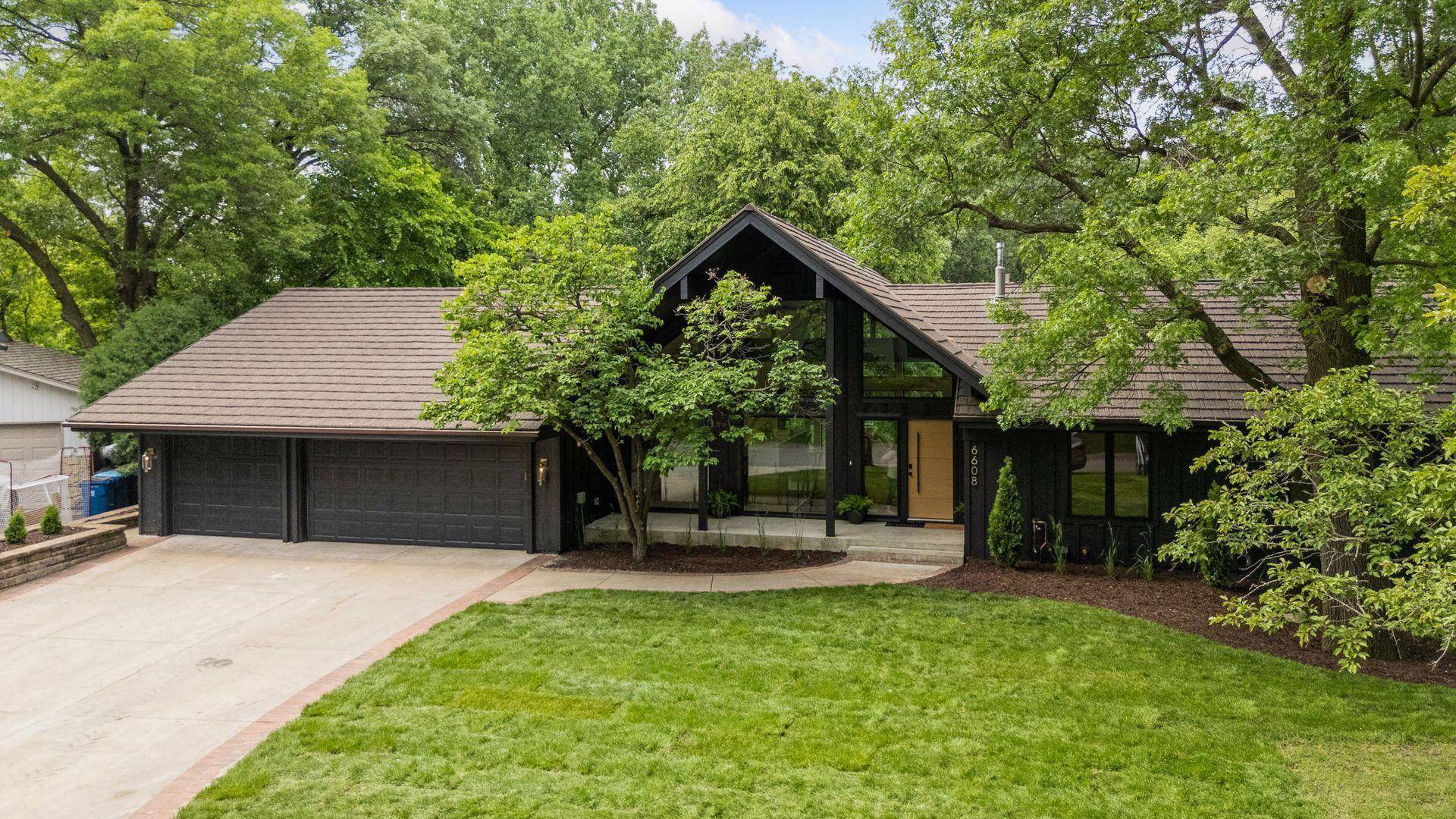 Edina, MN 55439,6608 Pawnee RD