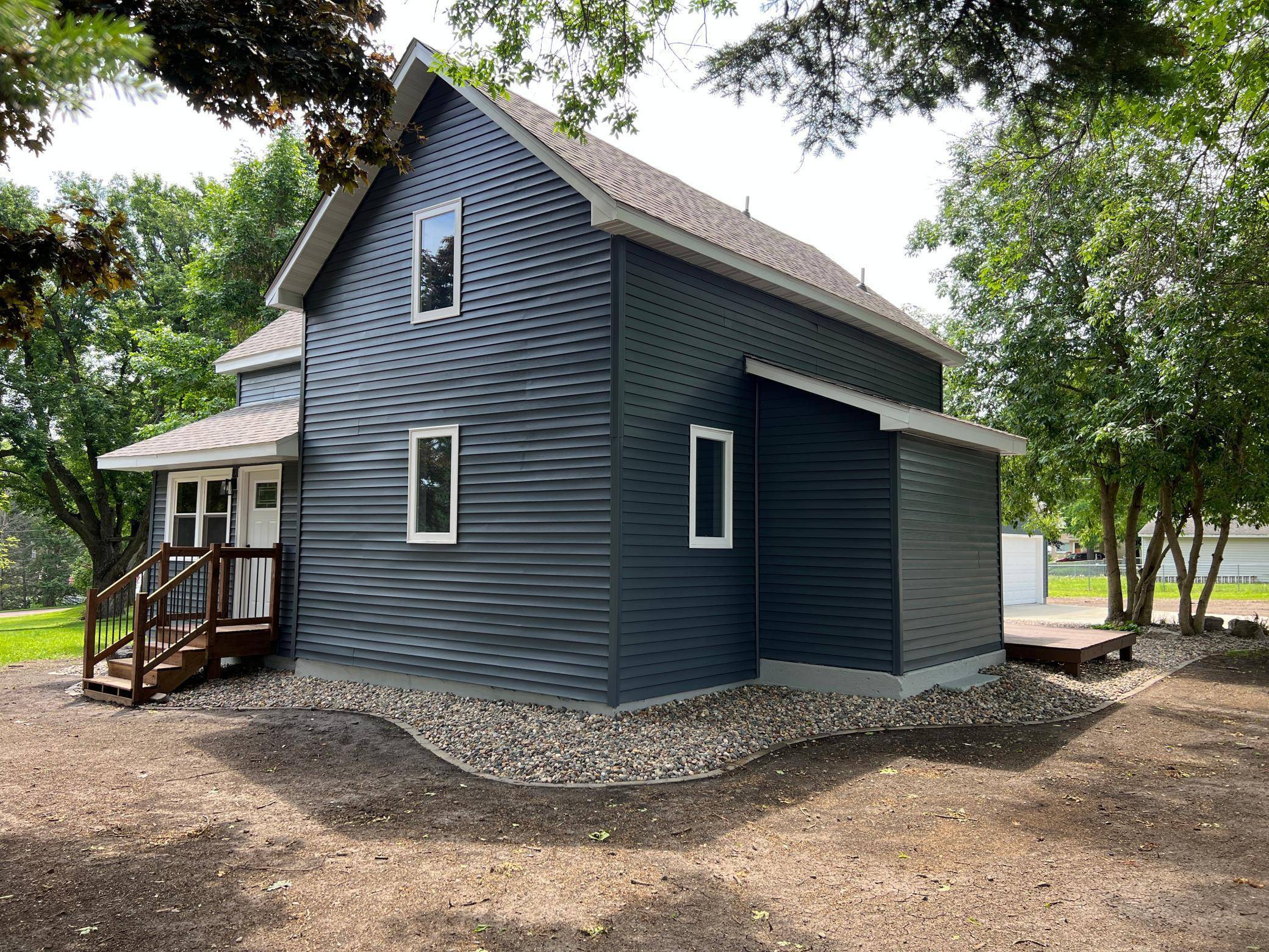 Ellendale, MN 56026,301 4th ST N