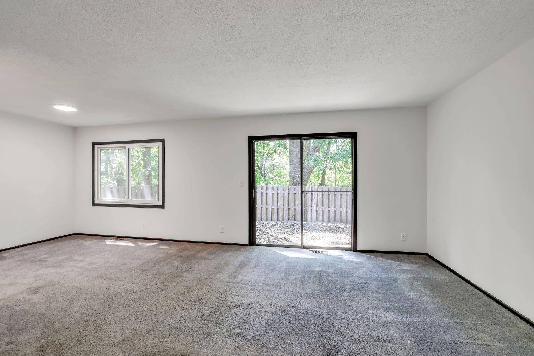 Eagan, MN 55122,1544 Aspen DR