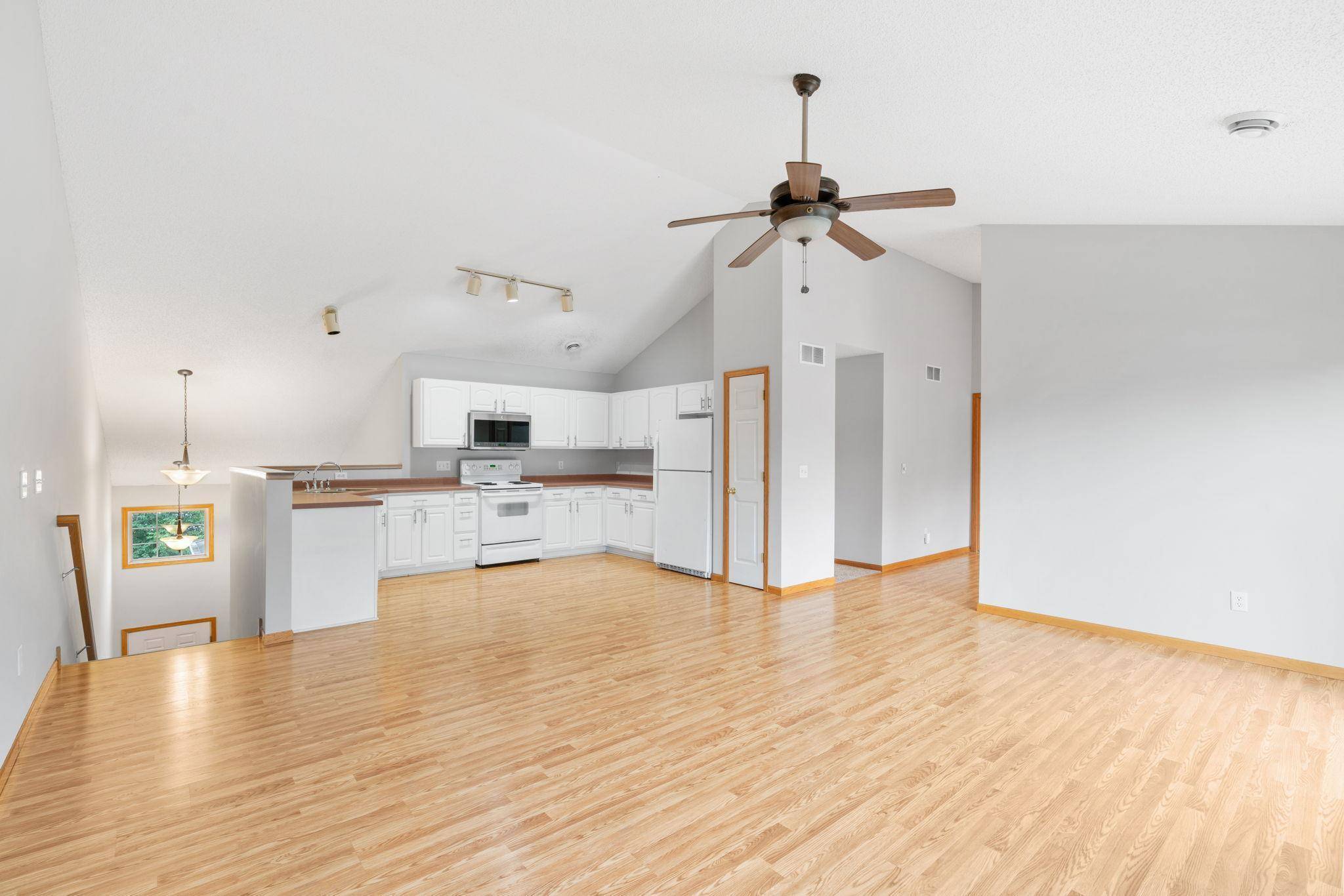 New Hope, MN 55428,5423 Elm Grove AVE