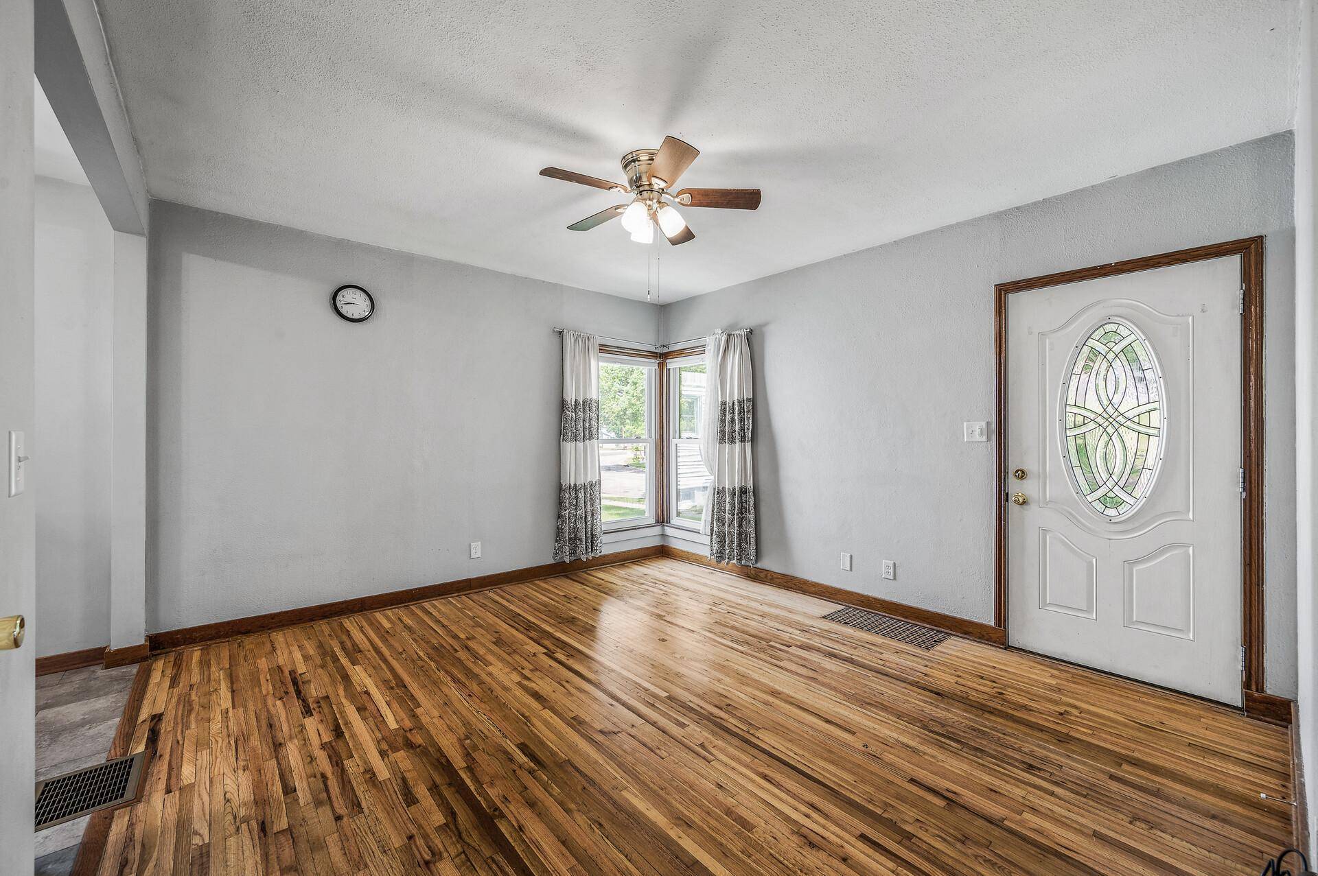 Saint Paul, MN 55119,2040 Nokomis AVE