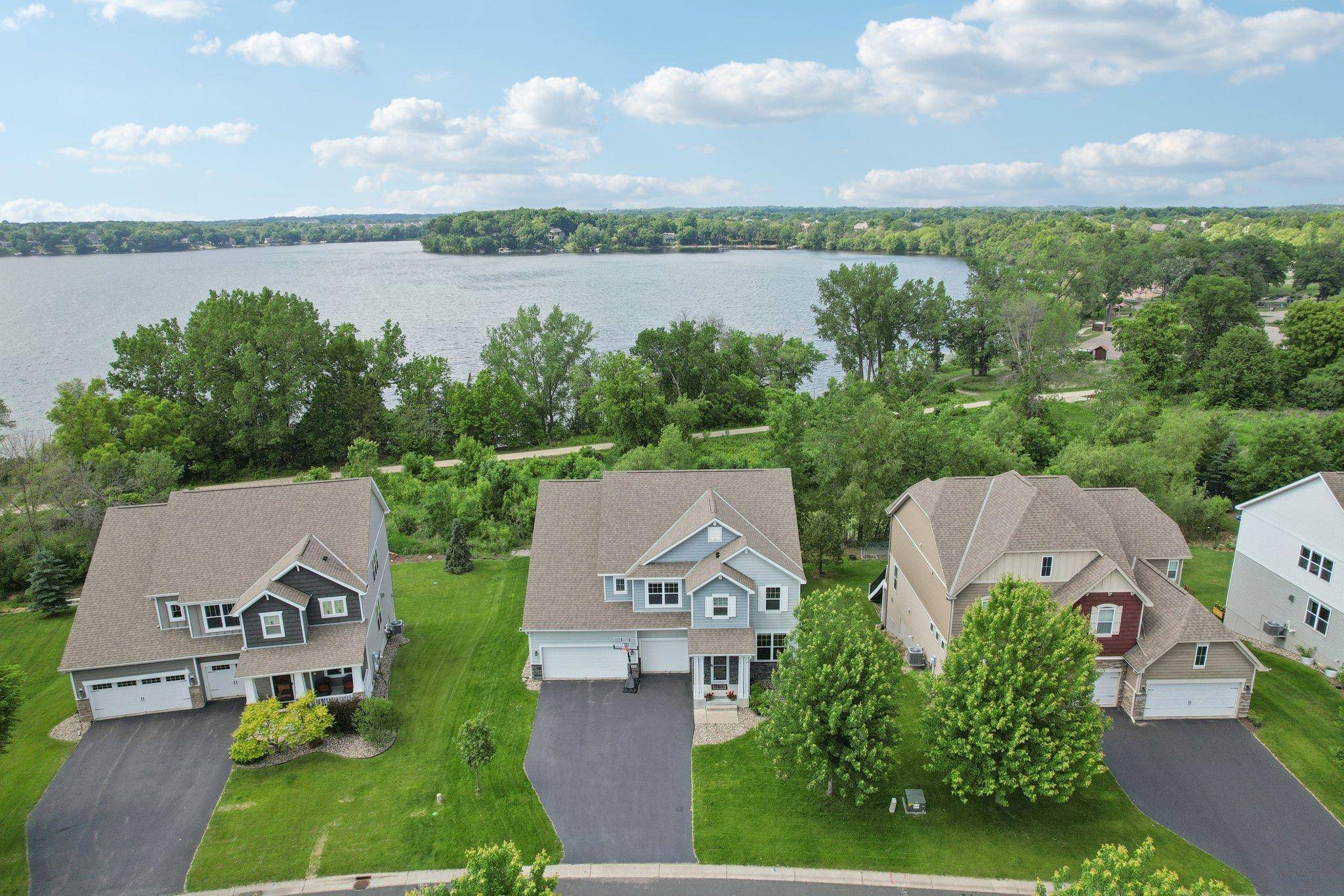 Eden Prairie, MN 55347,18482 Aubrie CT