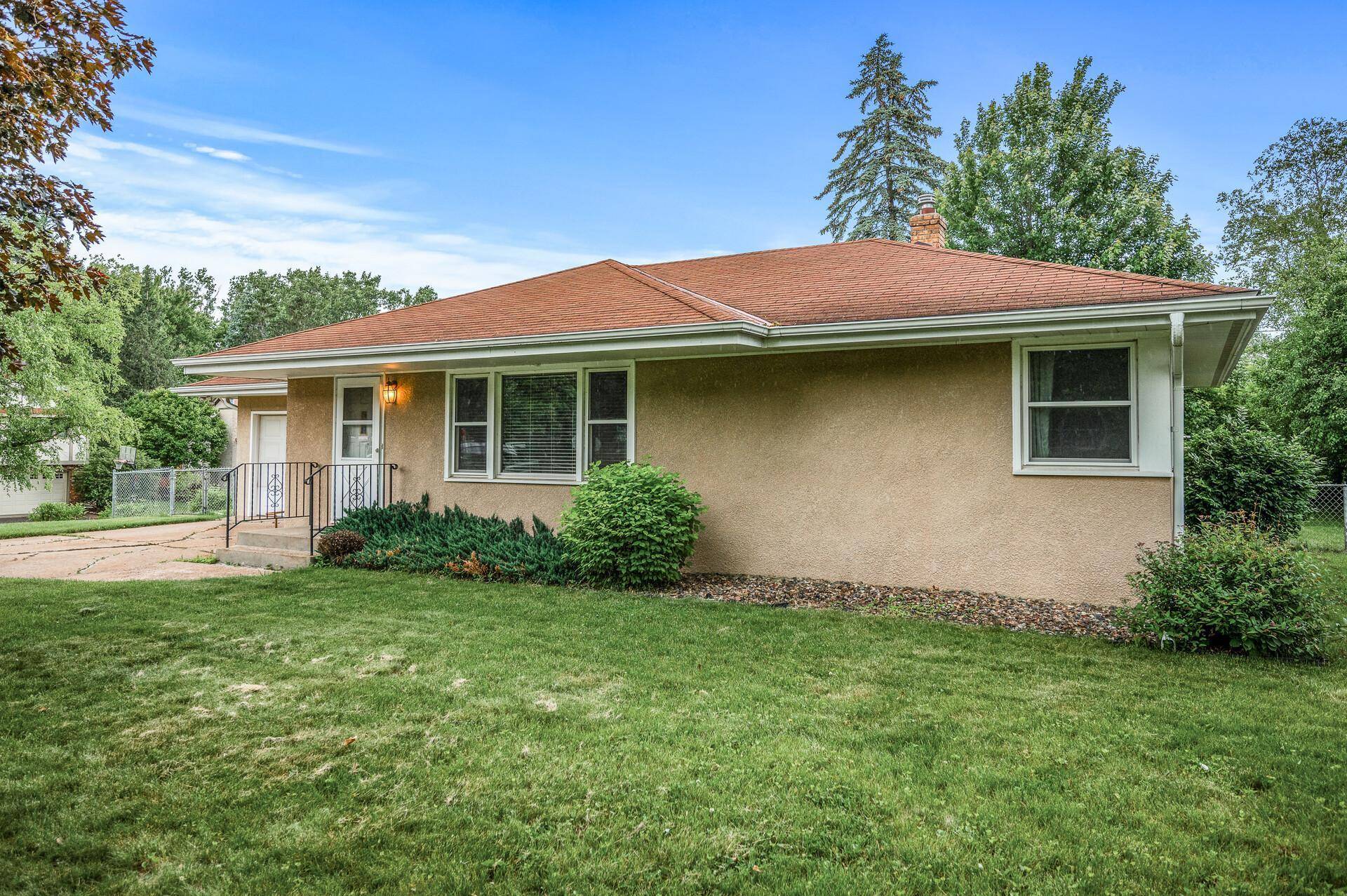 Roseville, MN 55113,2874 Merrill ST