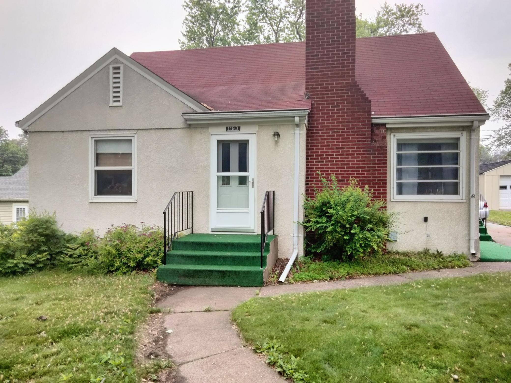 Maplewood, MN 55109,1193 County Road B E