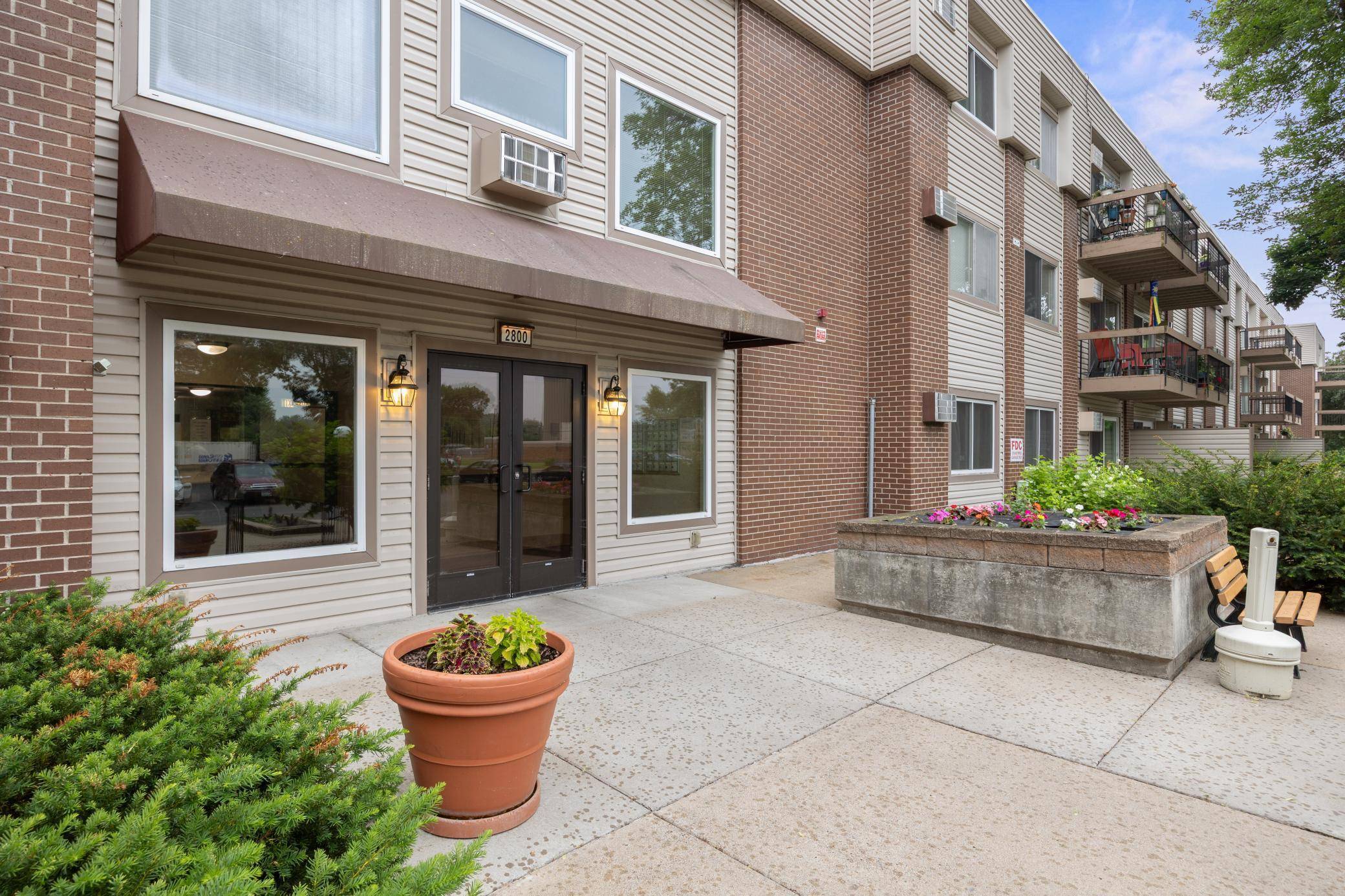 New Hope, MN 55427,2800 Hillsboro AVE N #214