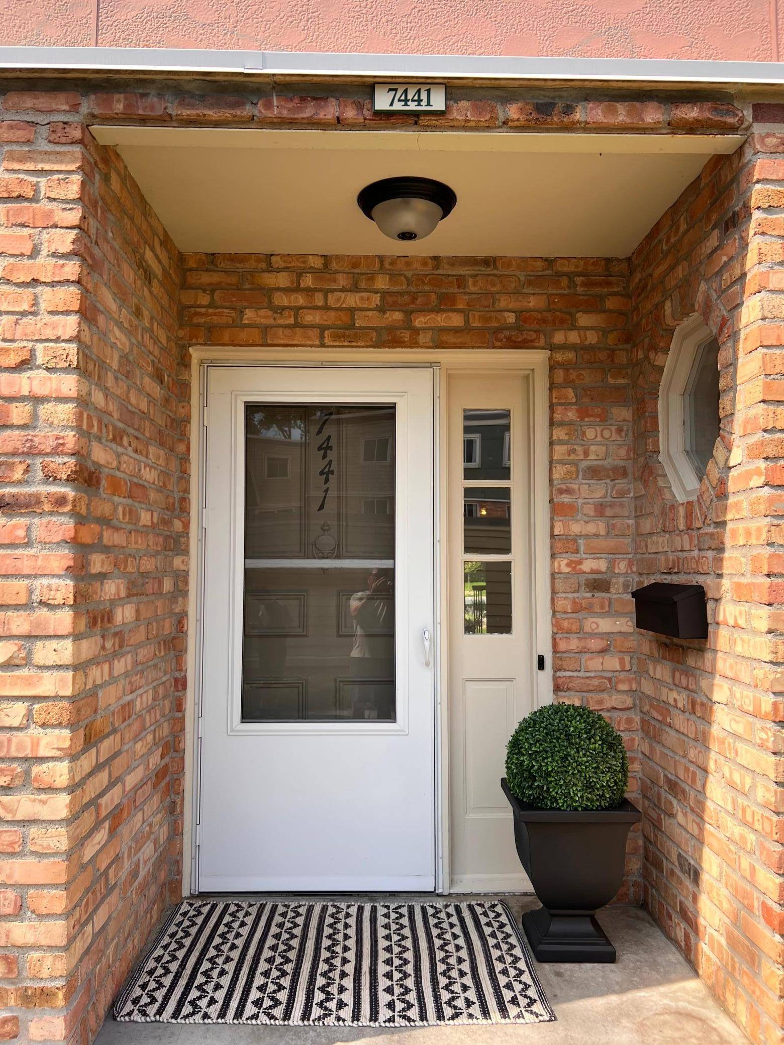 Saint Louis Park, MN 55426,7441 W Franklin AVE