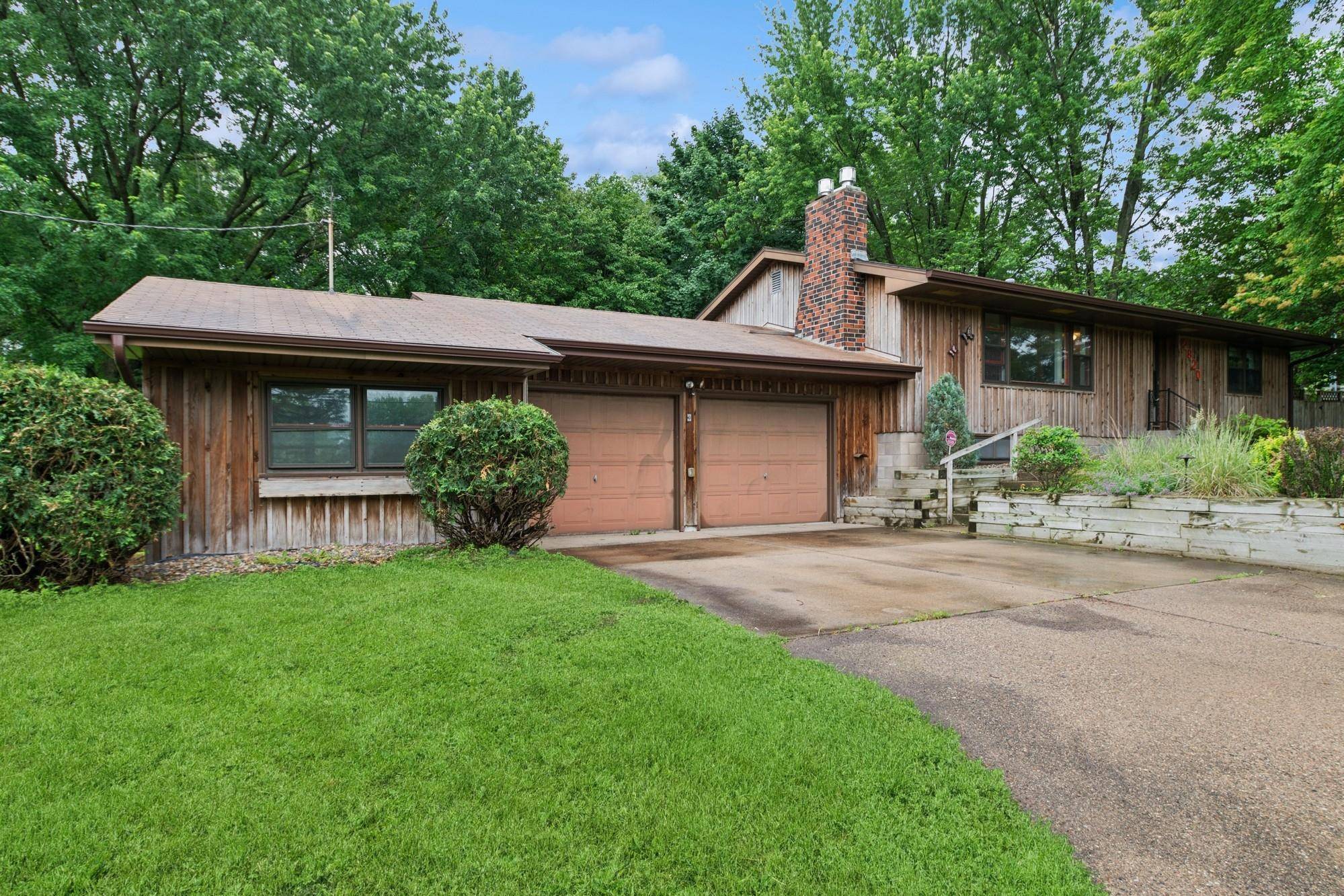 Eagan, MN 55121,2820 Pilot Knob RD