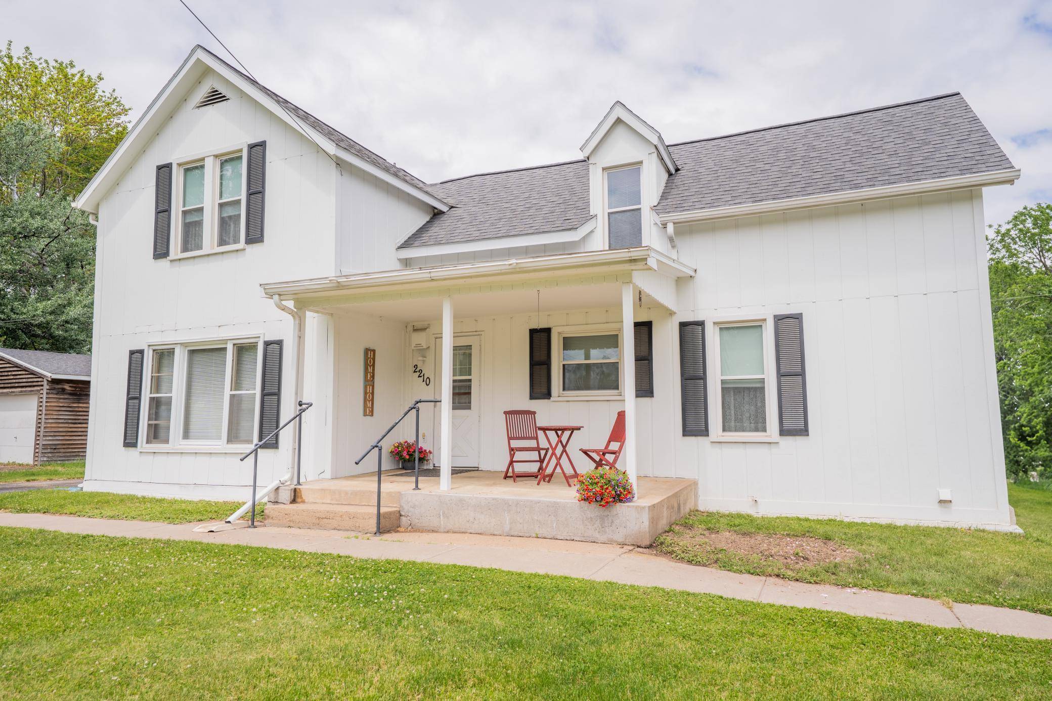 Eau Claire, WI 54703,2210 Vine ST