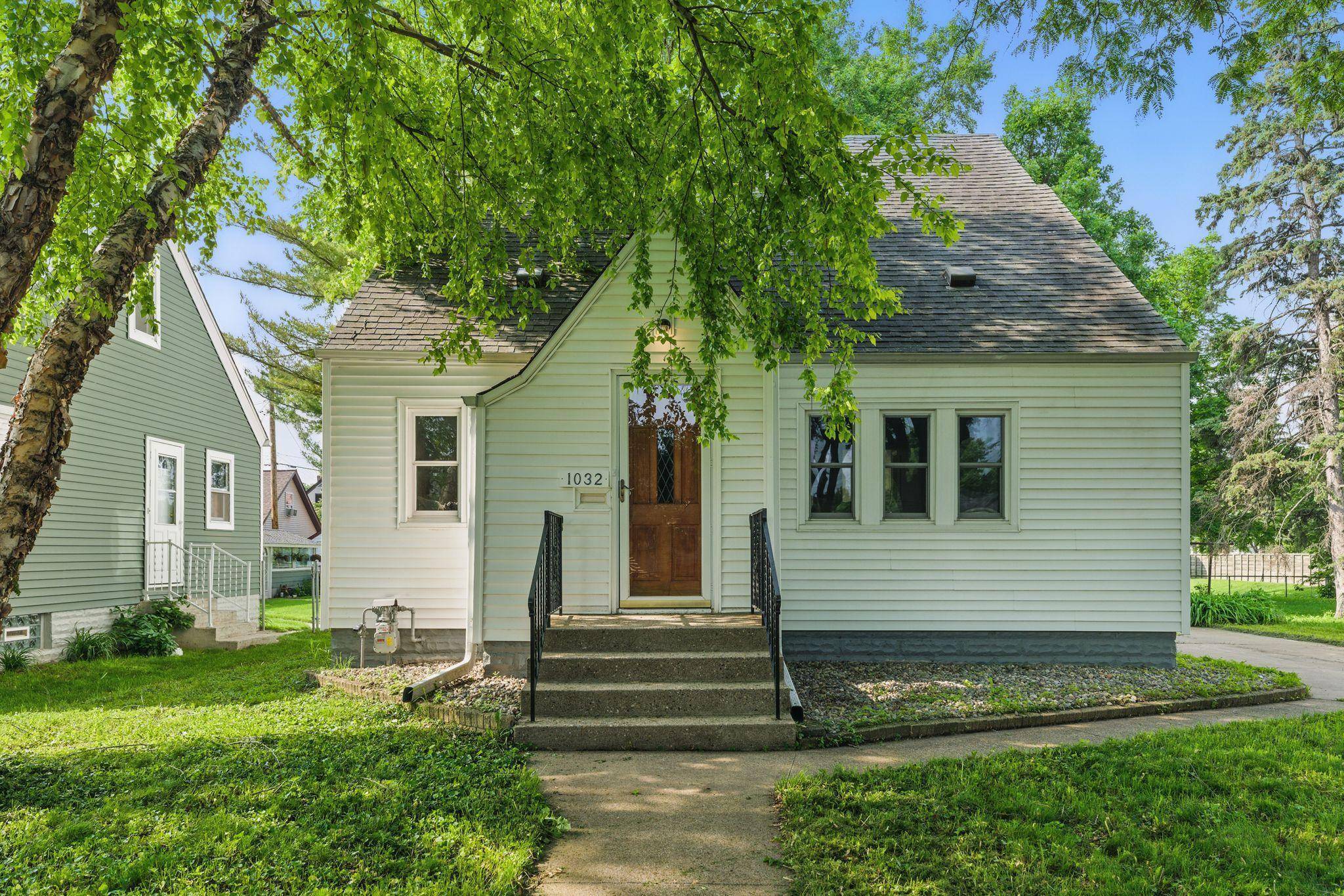Saint Paul, MN 55102,1032 Scheffer AVE