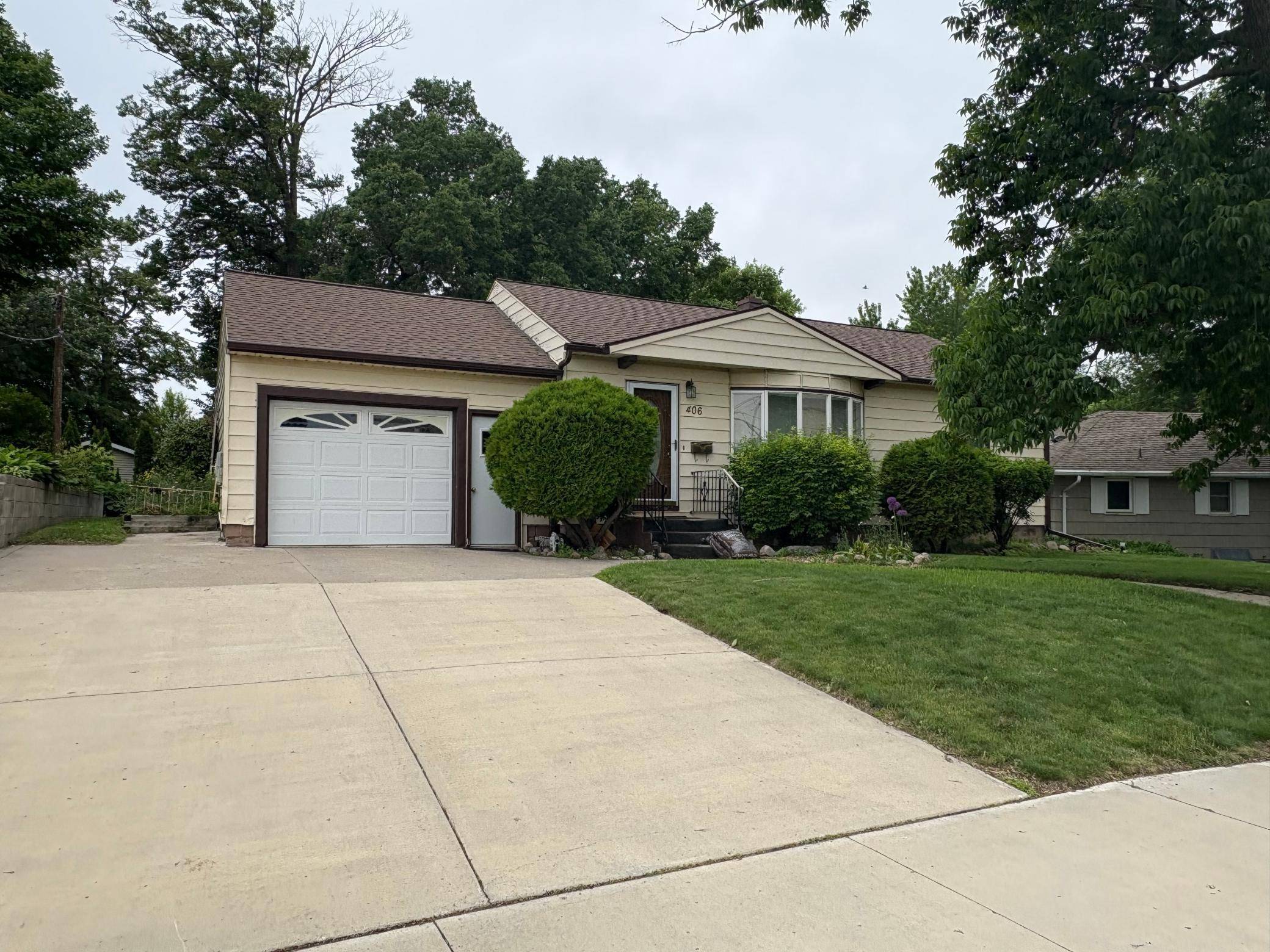 Glenwood, MN 56334,406 S Franklin ST