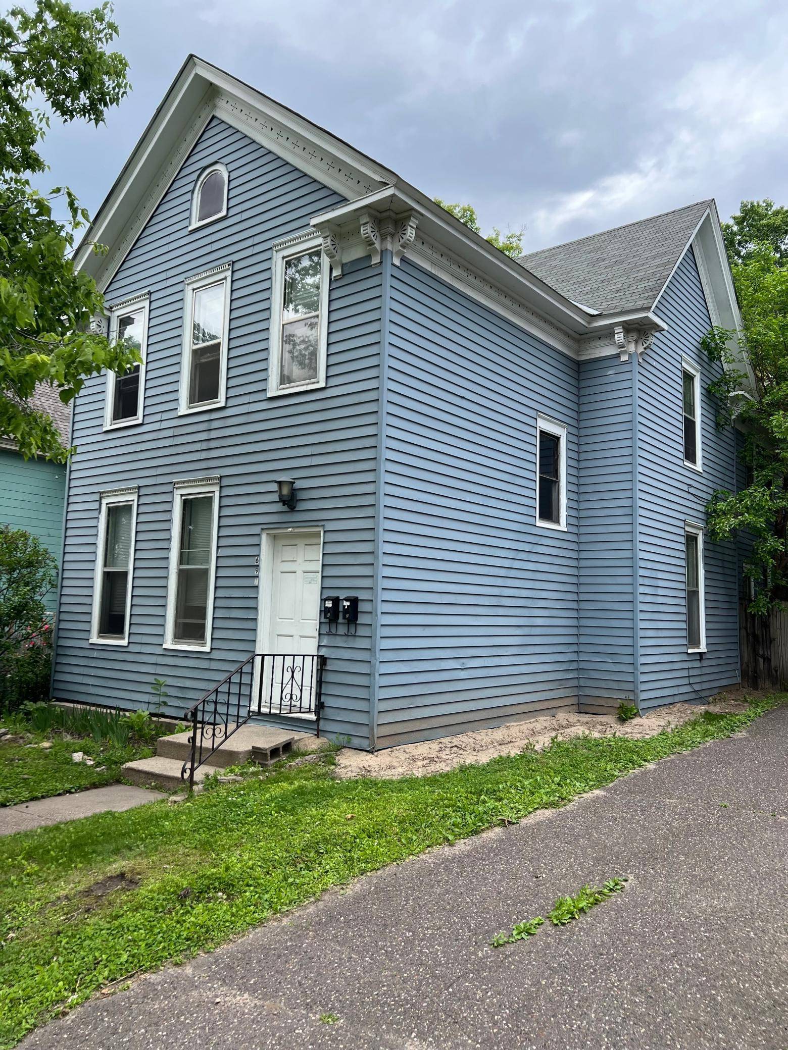 Saint Paul, MN 55106,691 Conway ST