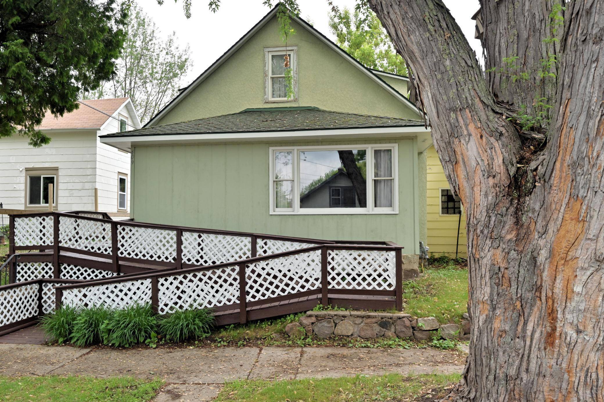 Bovey, MN 55709,409 3rd ST