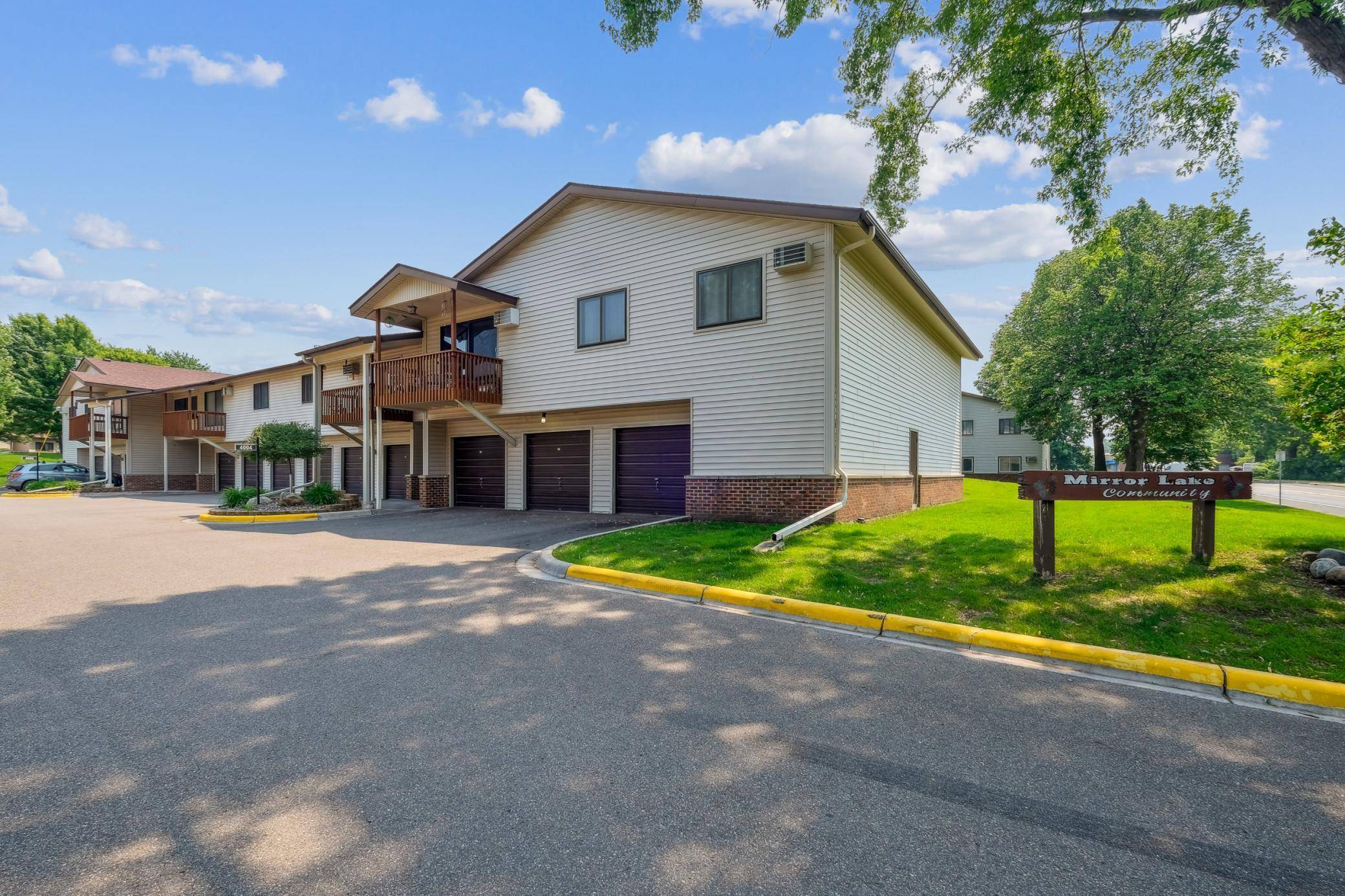 Saint Anthony, MN 55421,4004 Foss RD #101