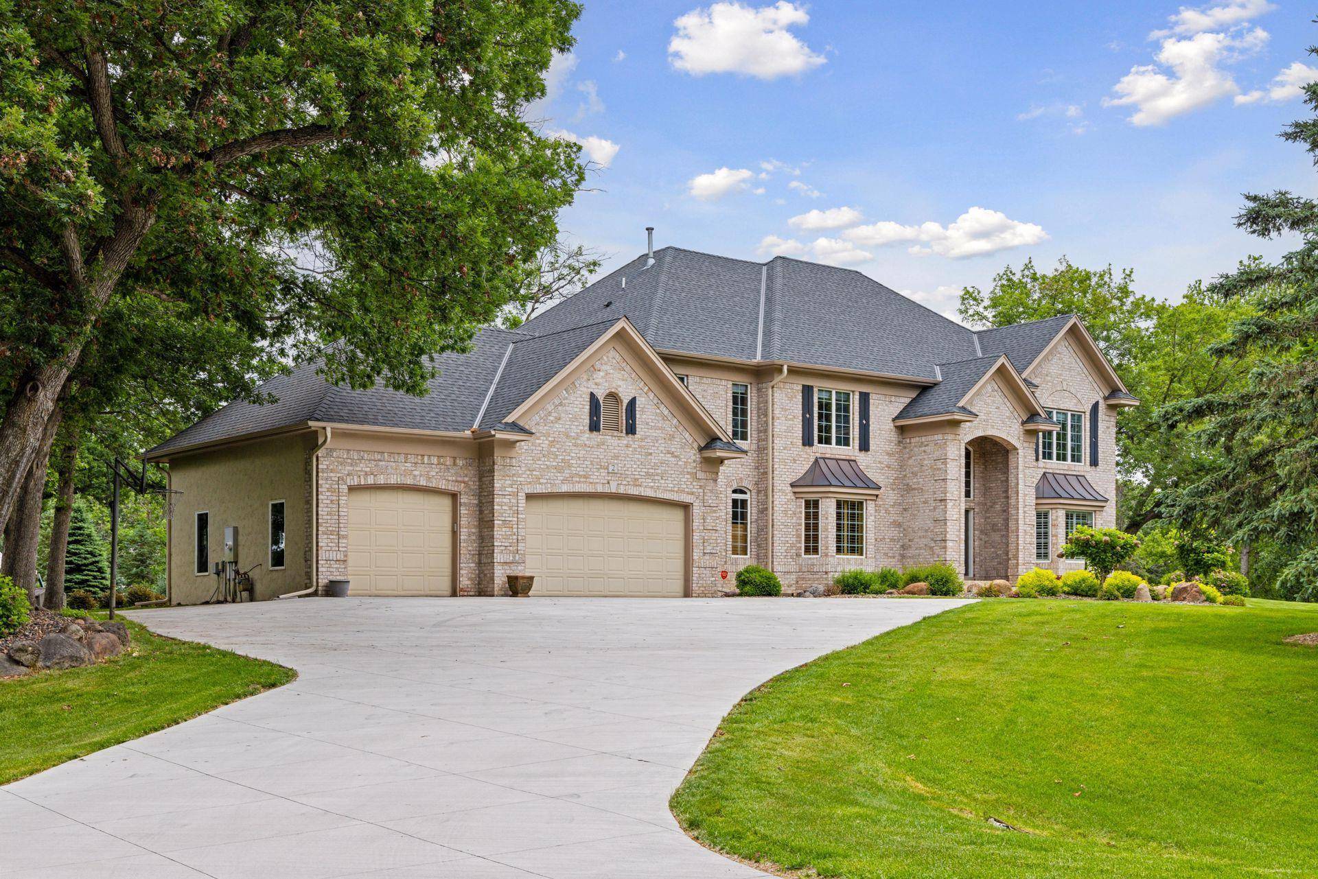 North Oaks, MN 55127,2 Bent Tree LN