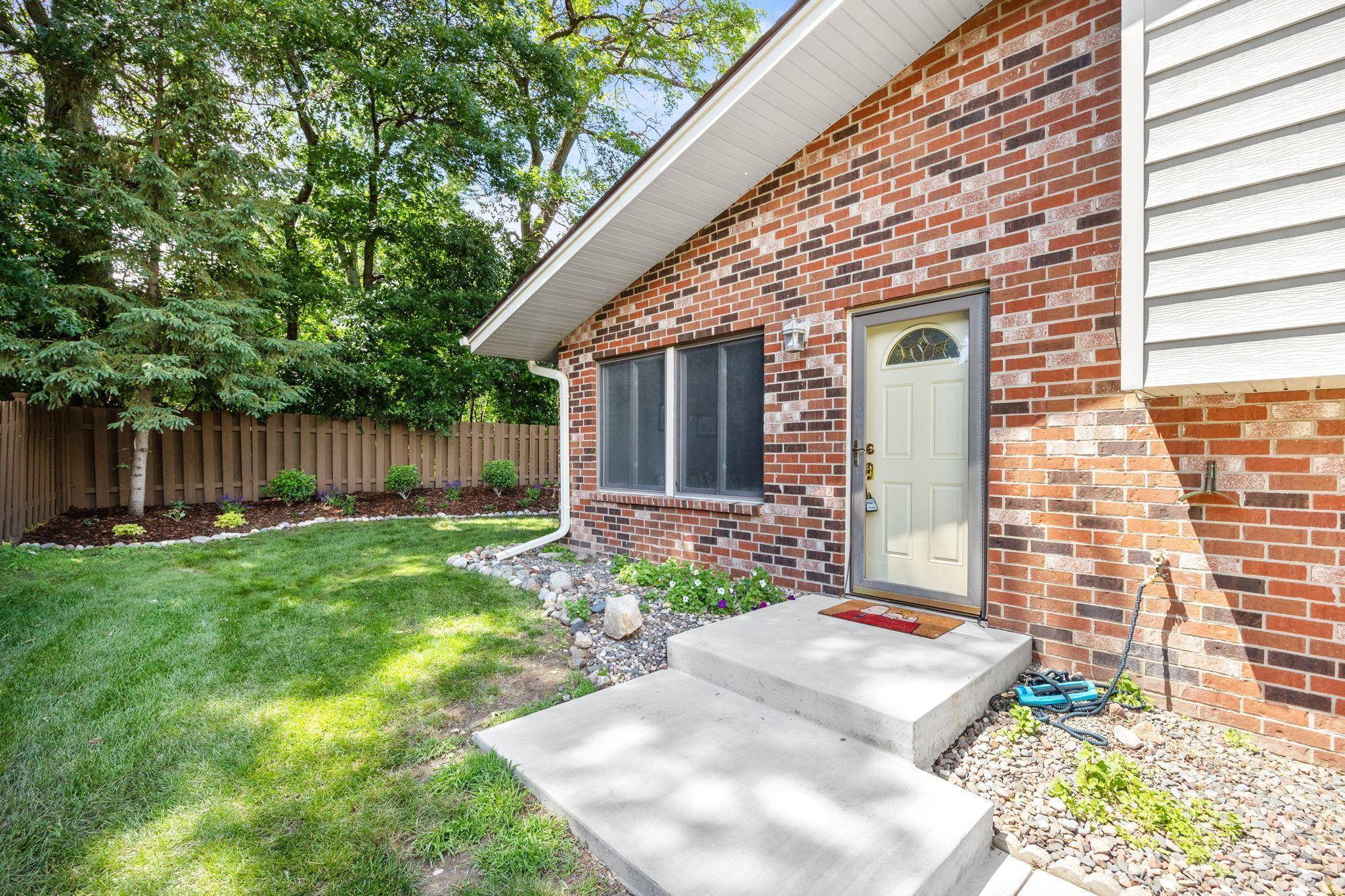 Minnetonka, MN 55305,2304 Wildwood TRL