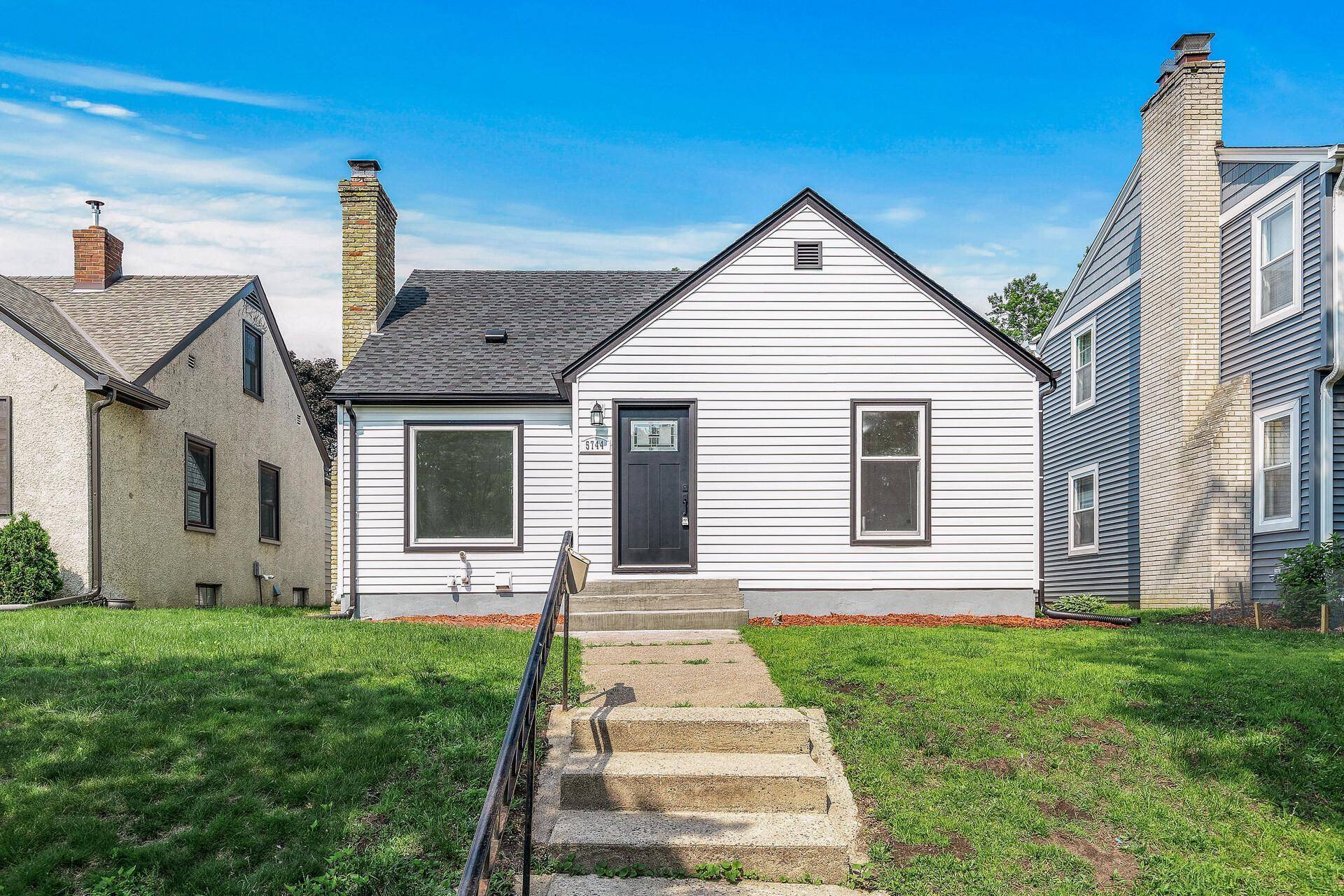 Minneapolis, MN 55417,5744 23rd AVE S