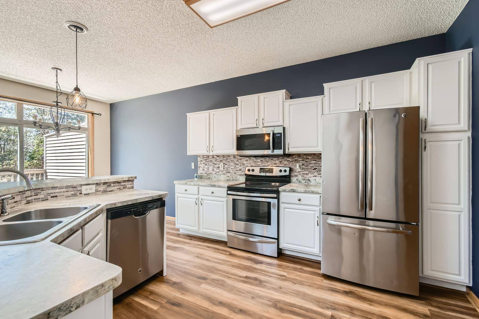 Eagan, MN 55121,604 Crane Creek LN