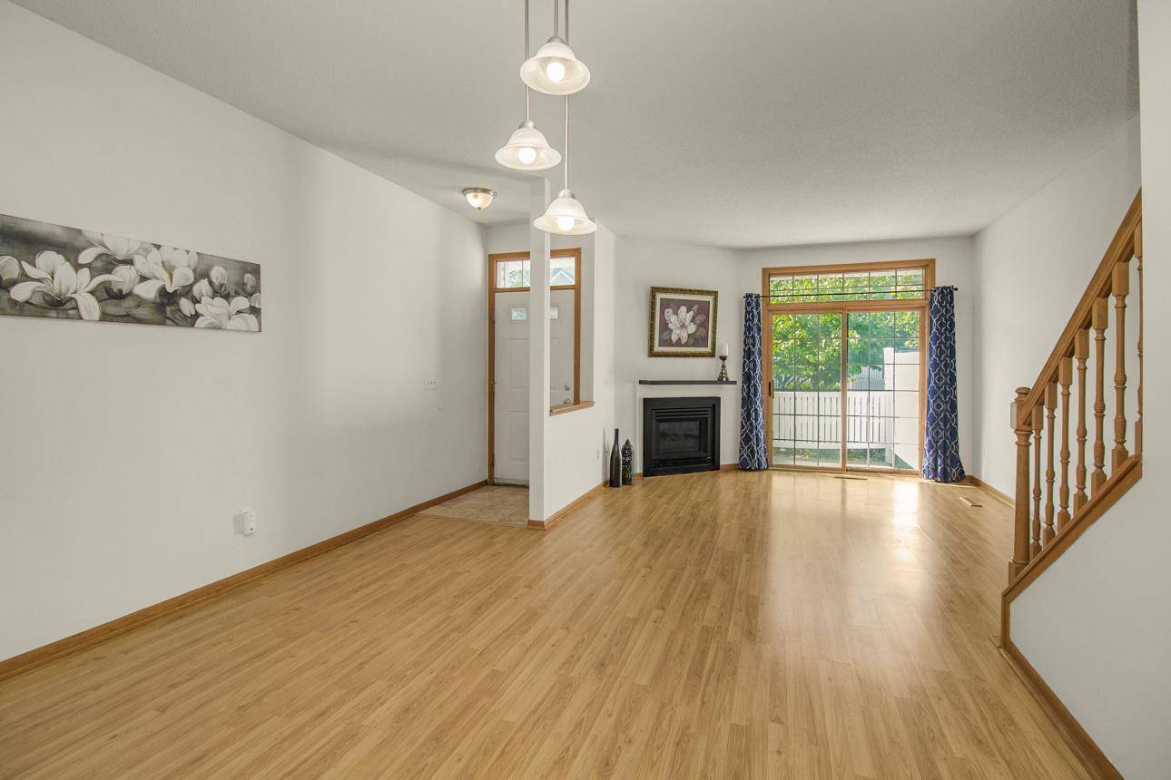 Woodbury, MN 55125,2666 Mallard DR