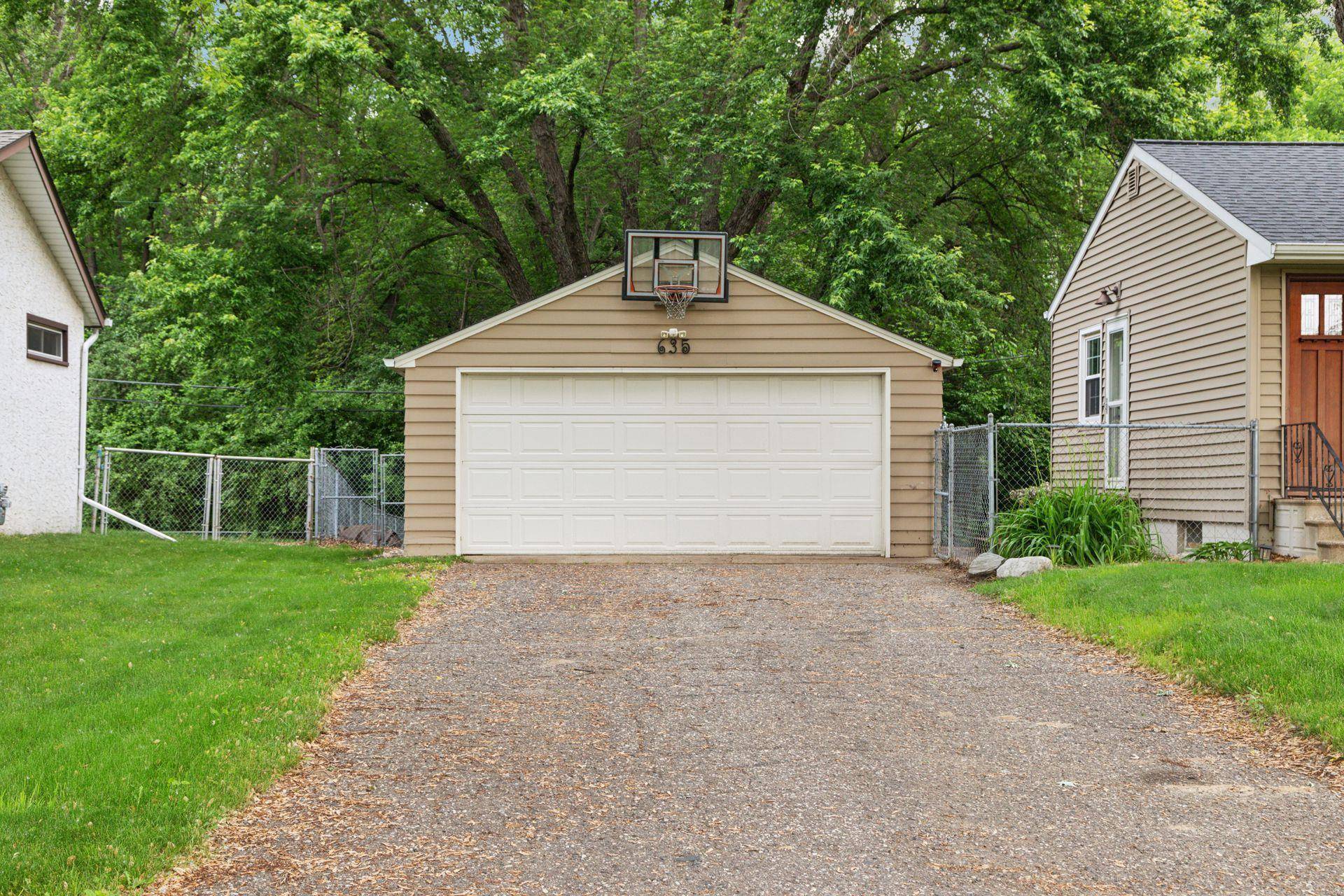 Shoreview, MN 55126,635 Emil AVE