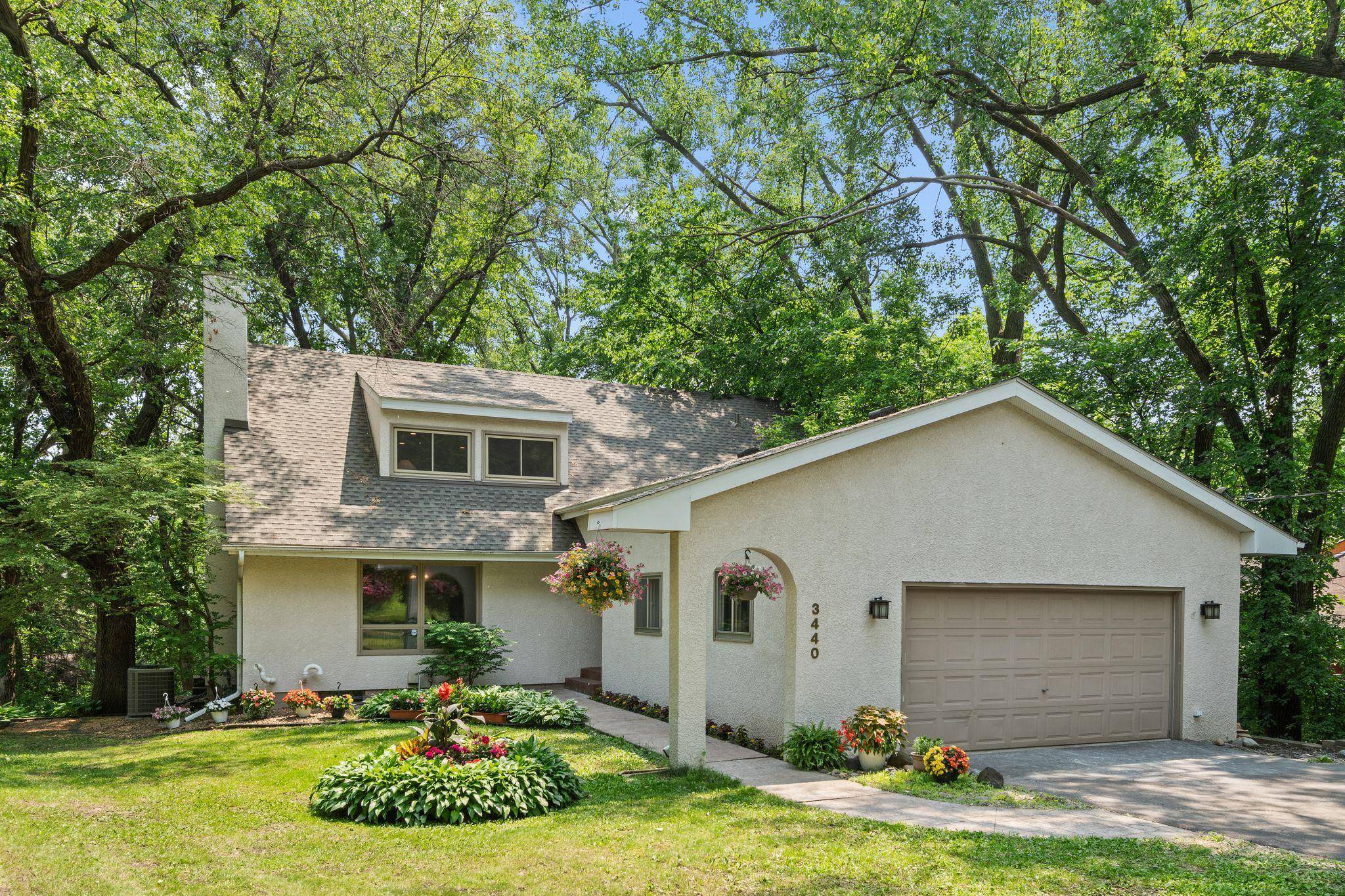 Arden Hills, MN 55112,3440 Glenarden RD