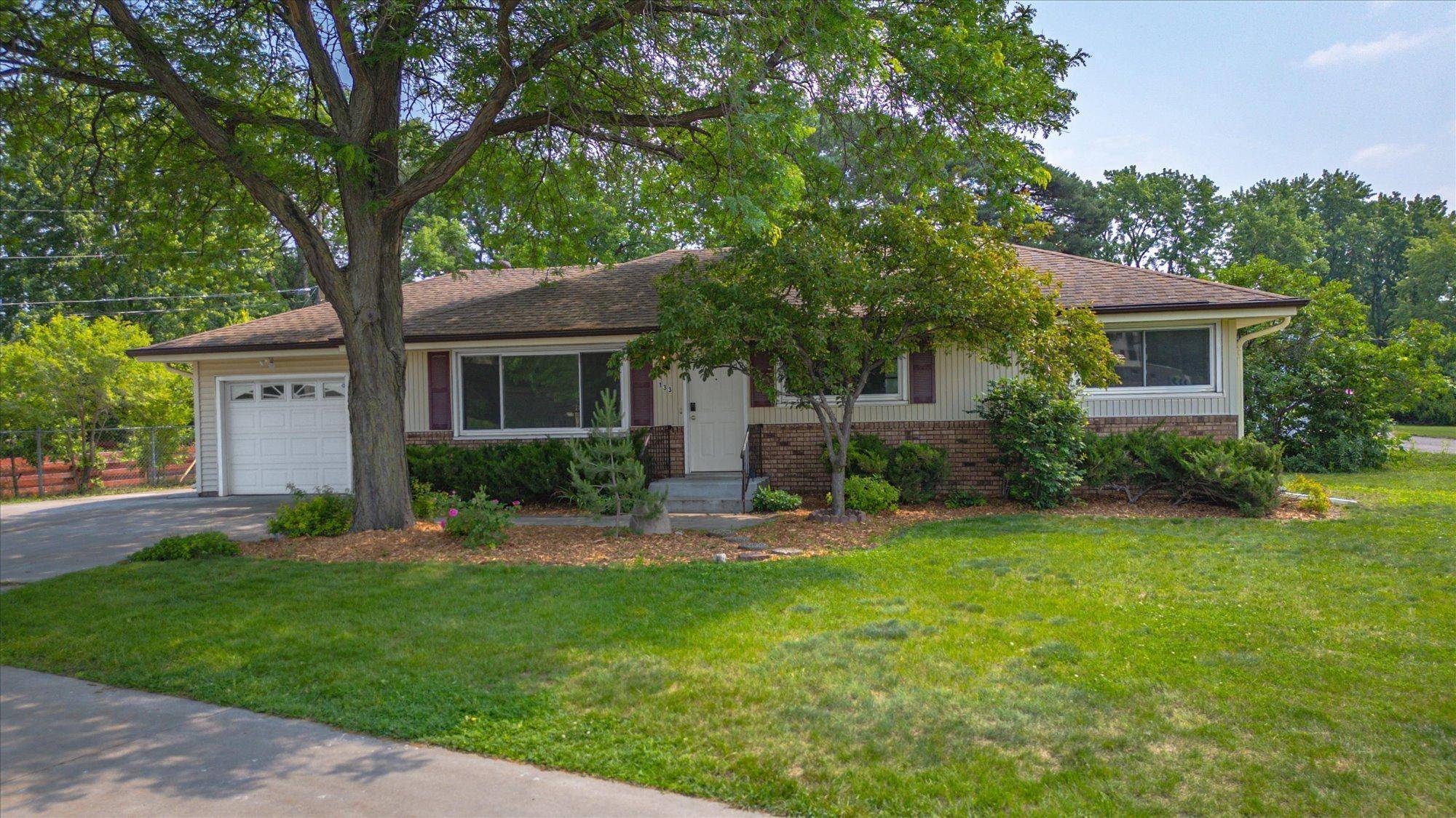 Vadnais Heights, MN 55127,133 Martin WAY