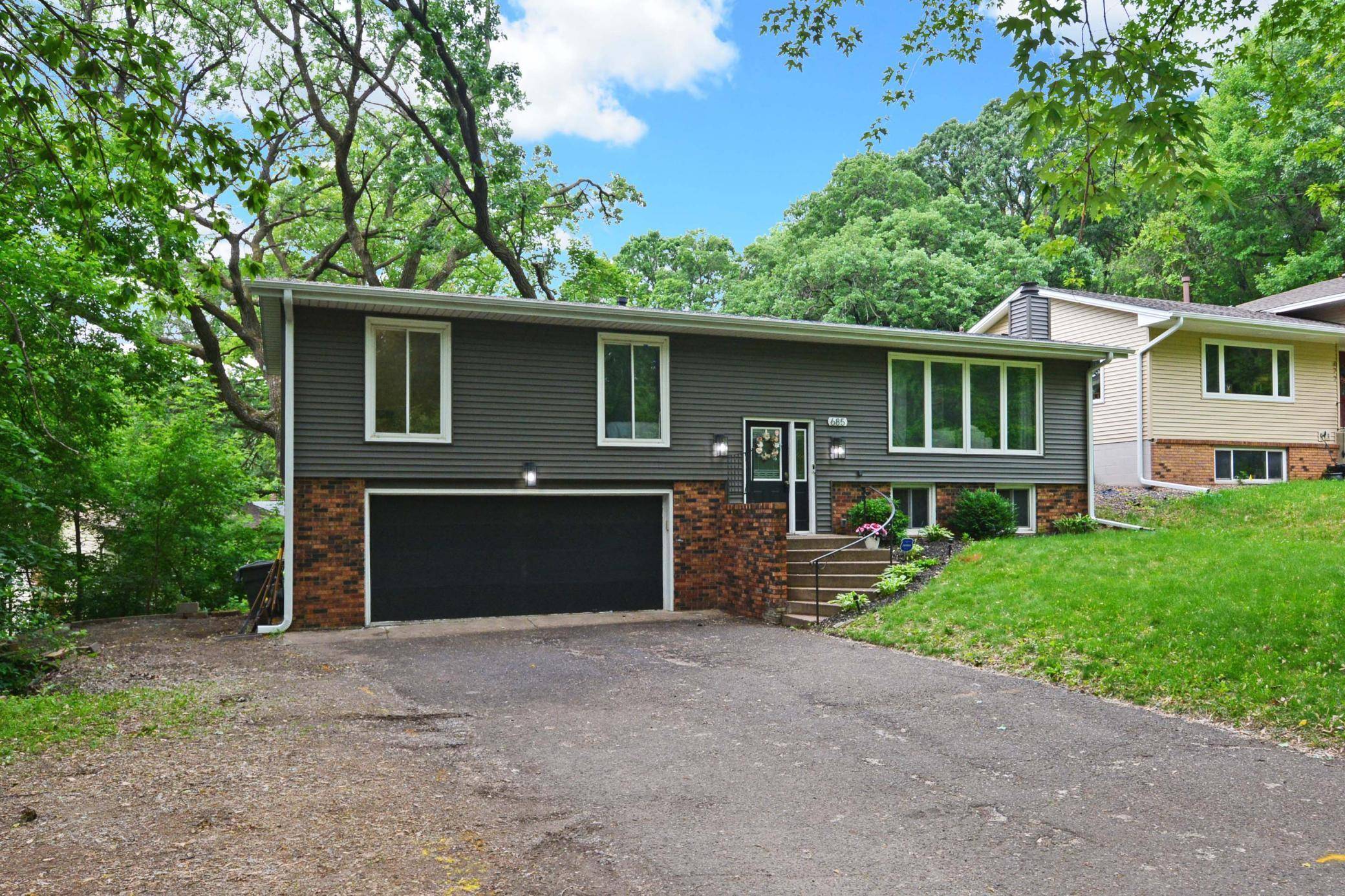 Saint Paul, MN 55119,685 Mcknight RD S
