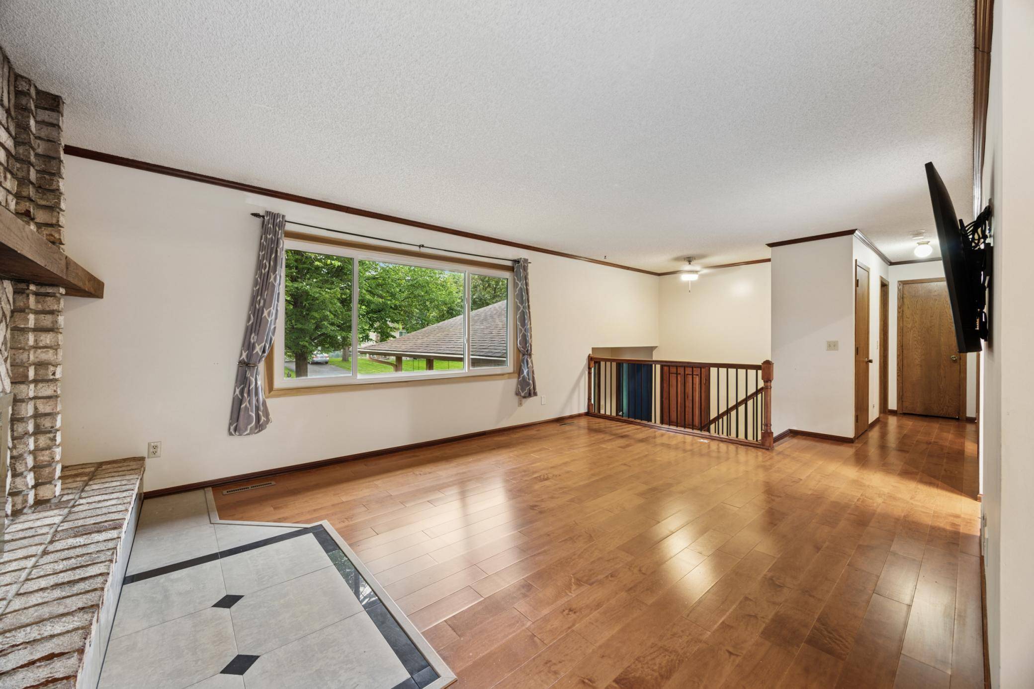 Blaine, MN 55434,9113 Van Buren ST NE