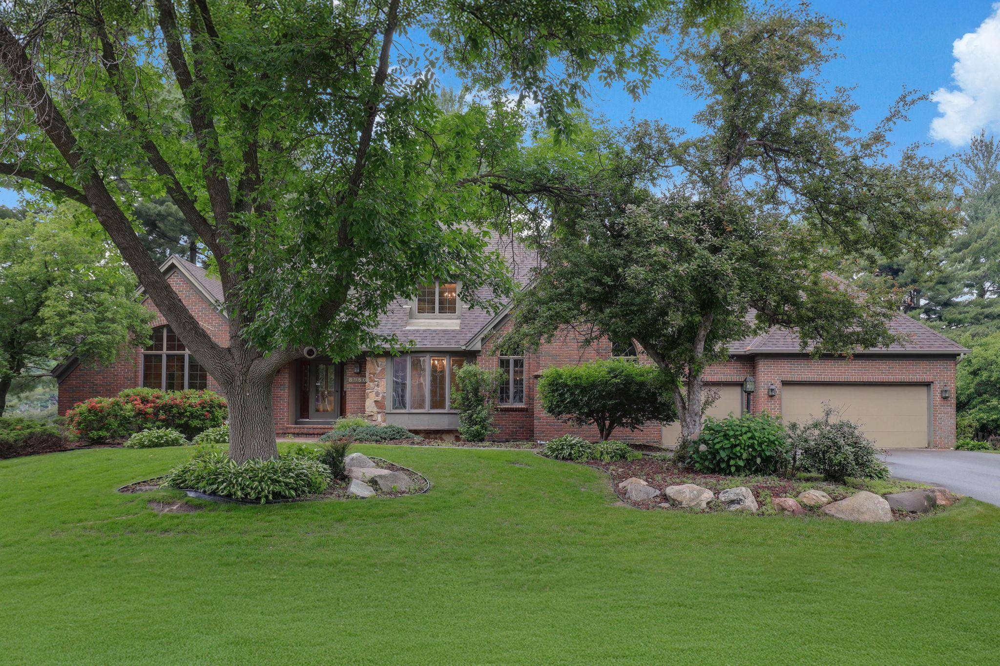 Woodbury, MN 55125,8950 Hidden Meadow RD