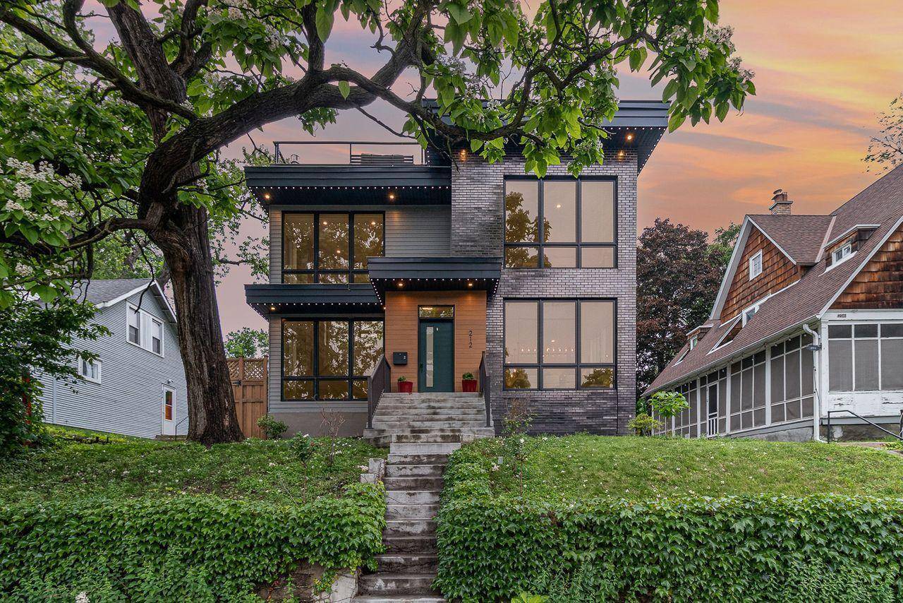 Minneapolis, MN 55405,212 Oliver AVE S