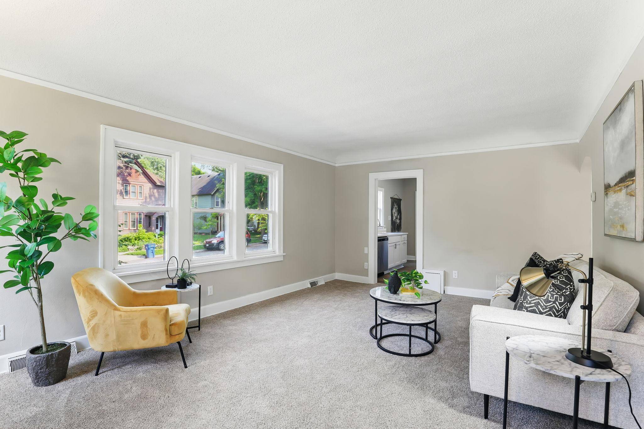 Saint Paul, MN 55107,288 King ST W