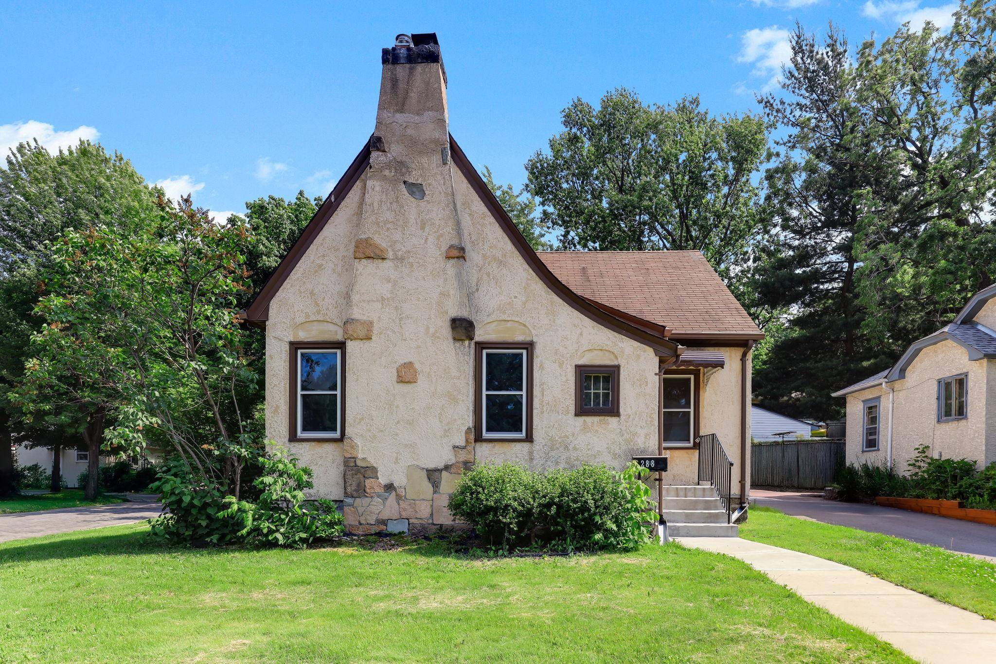 Saint Paul, MN 55107,288 King ST W