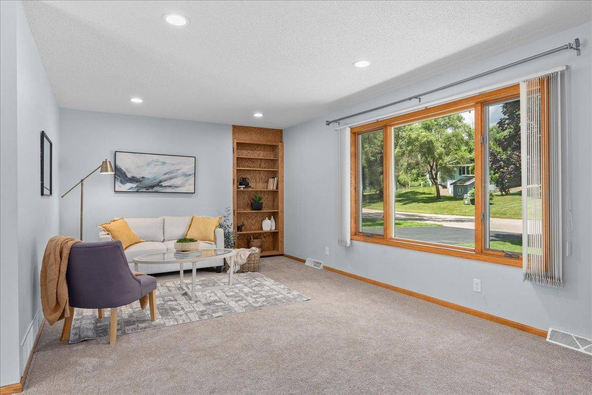 Prescott, WI 54021,363 Flora ST S