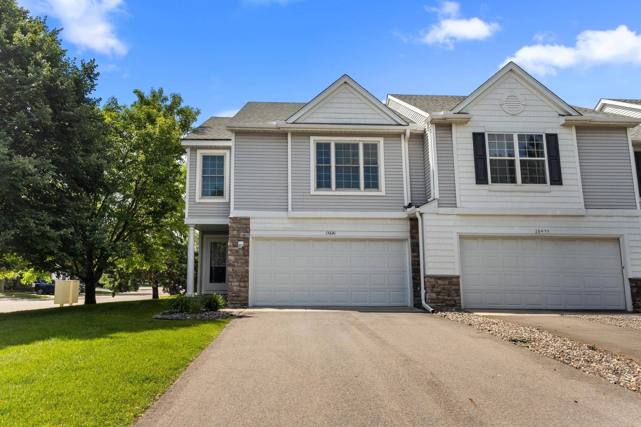Apple Valley, MN 55124,15641 Flight LN
