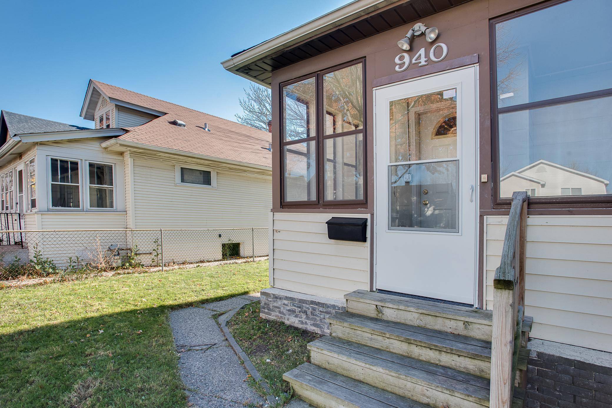 Saint Paul, MN 55104,940 Edmund AVE