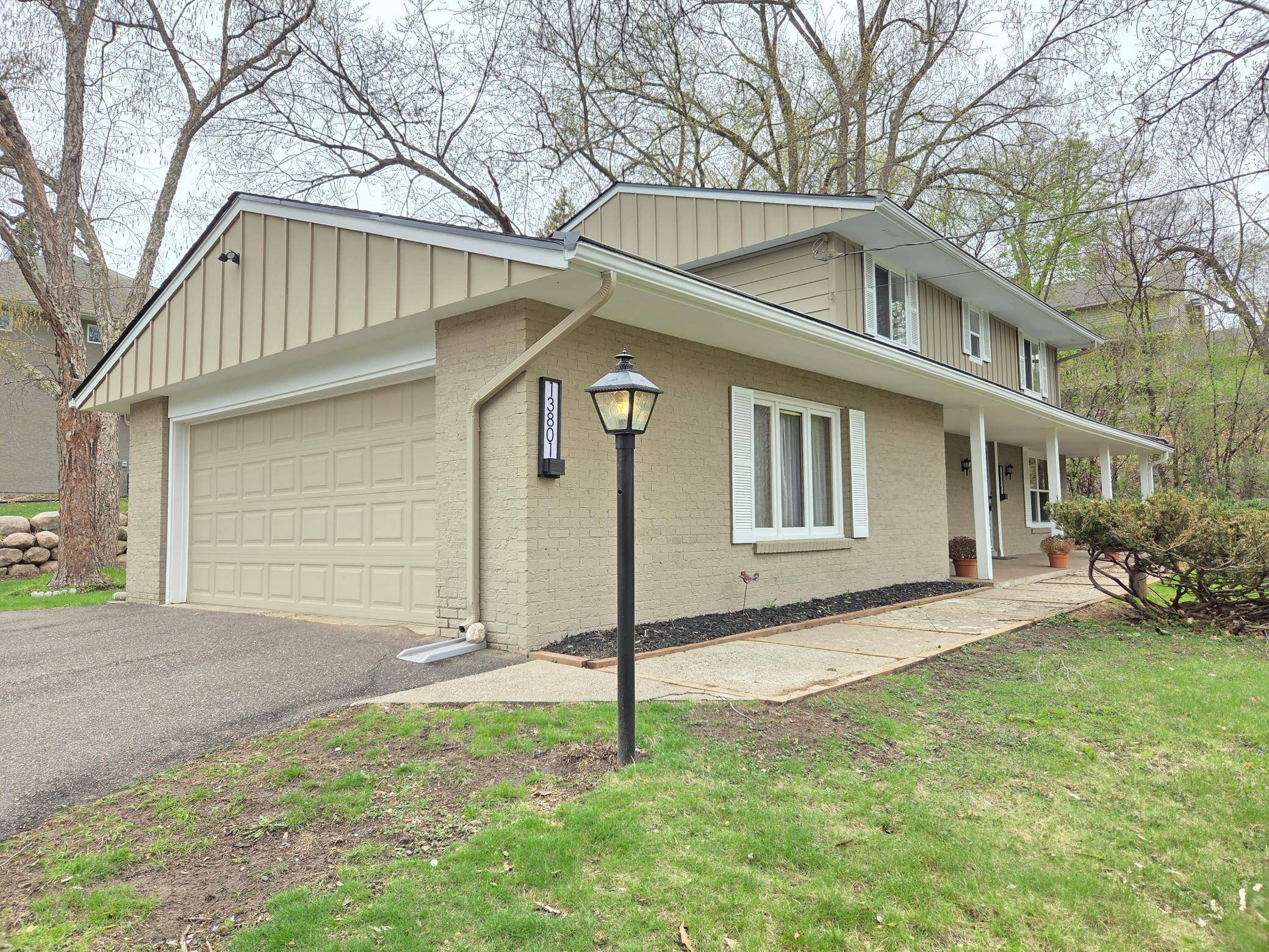 Minnetonka, MN 55345,13801 Lake Street EXT