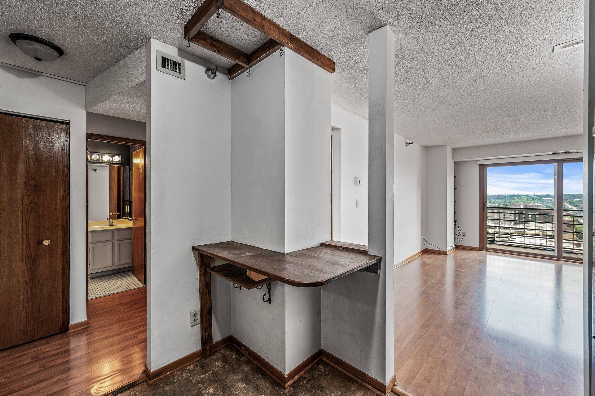 Saint Paul, MN 55101,66 9th ST E #1806