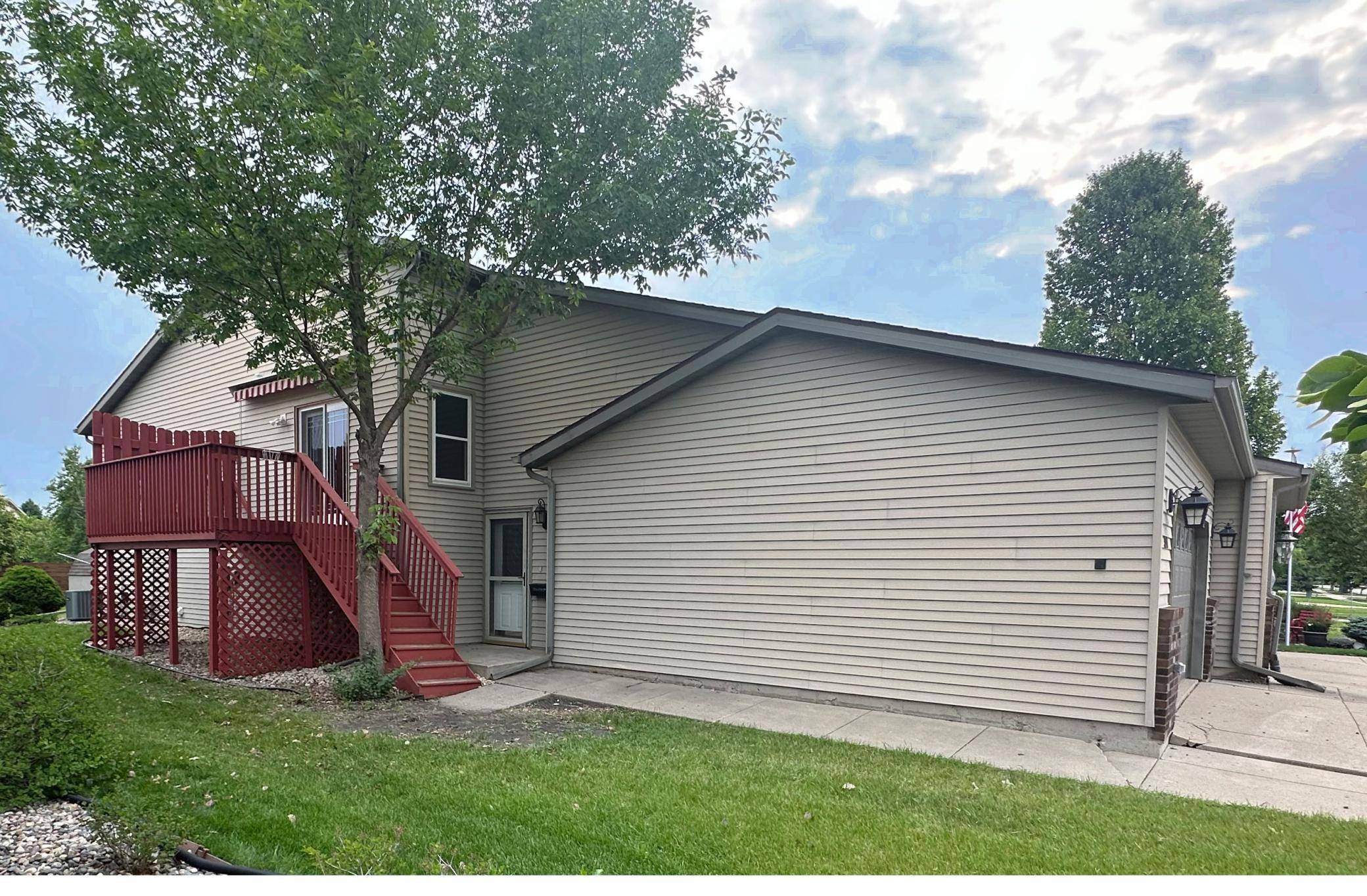 Fargo, ND 58103,3211 30th AVE S